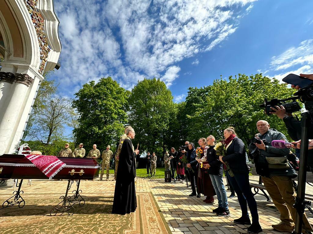 Ukraine buries a 'brave son' from America - Vimarsana News