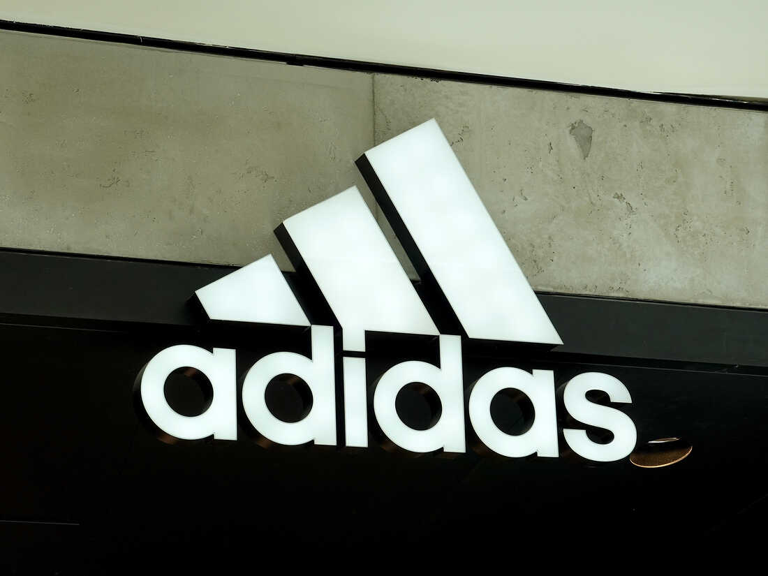 Los Yeezys sin vender acumulan polvo cuando Adidas se retrasa en el plan para reutilizarlos: NPR