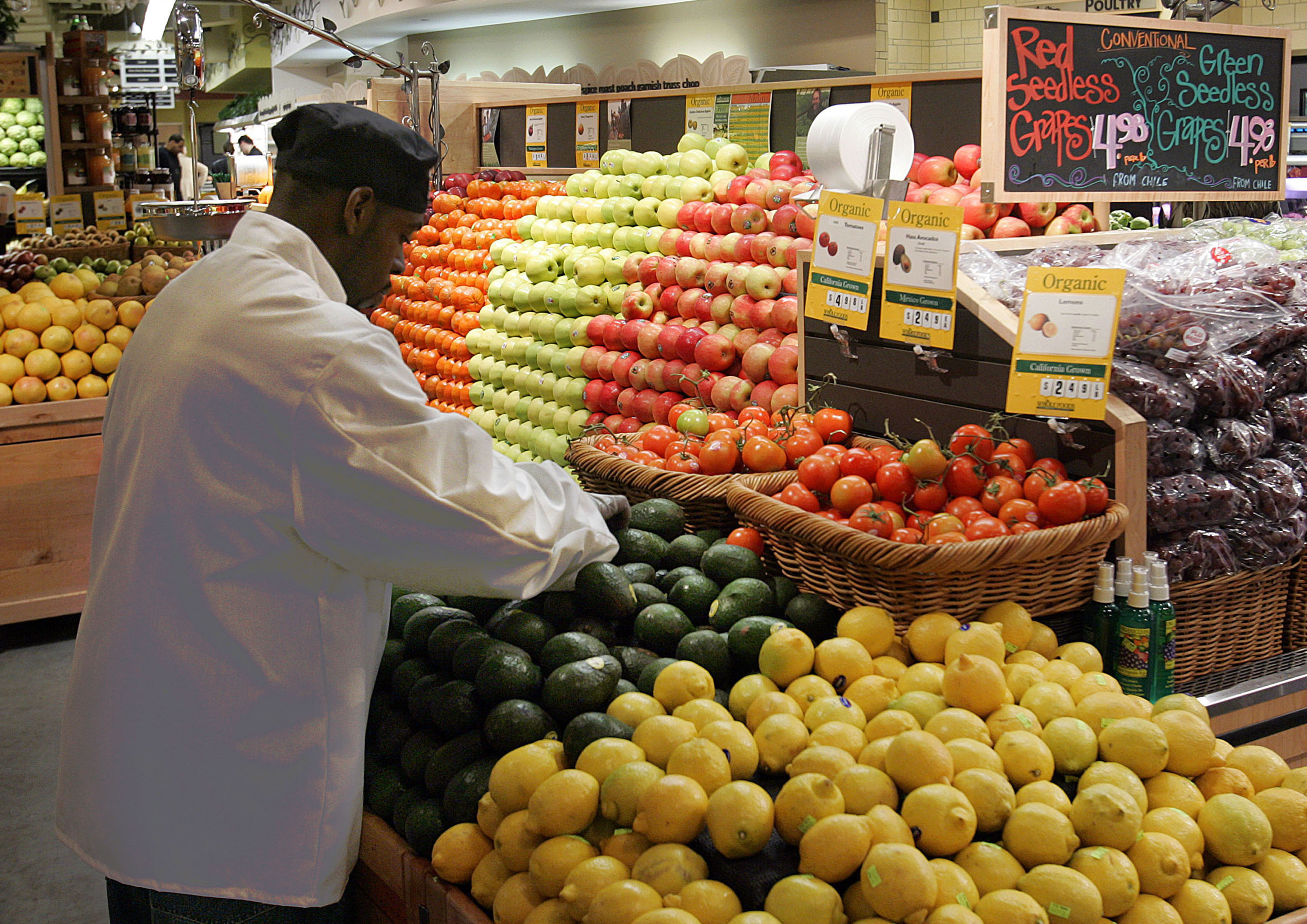 Genetics, gut microbes and other lifestyle and environmental factors can impact how people's bodies react to food. An NIH study aims to find out how. (Getty Images)