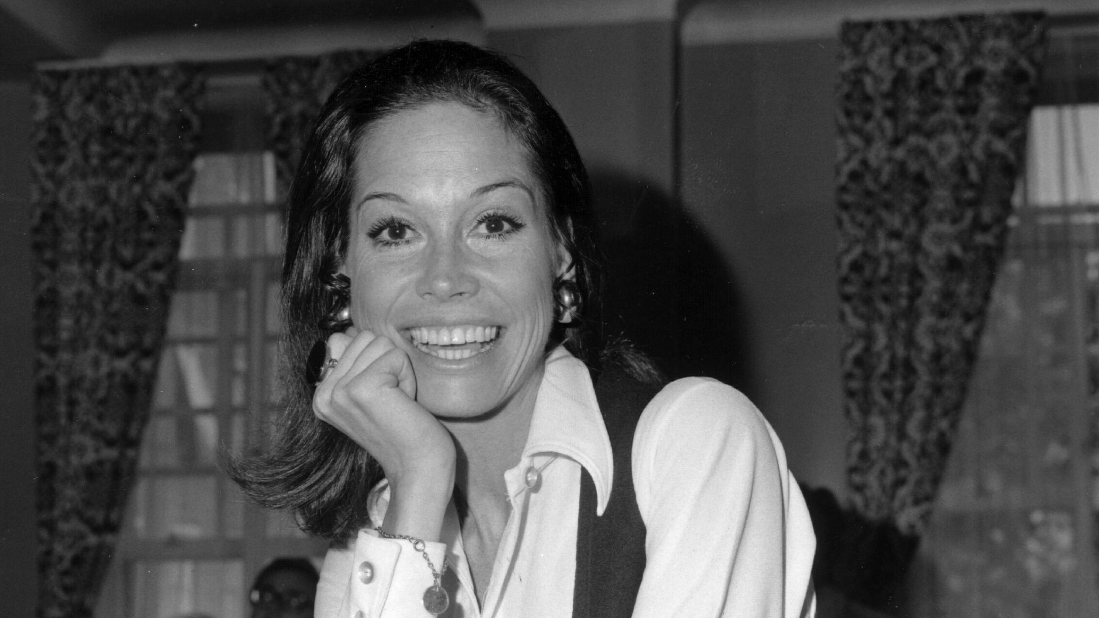 Hats off to an illuminating new documentary about Mary Tyler Moore - Vimarsana News