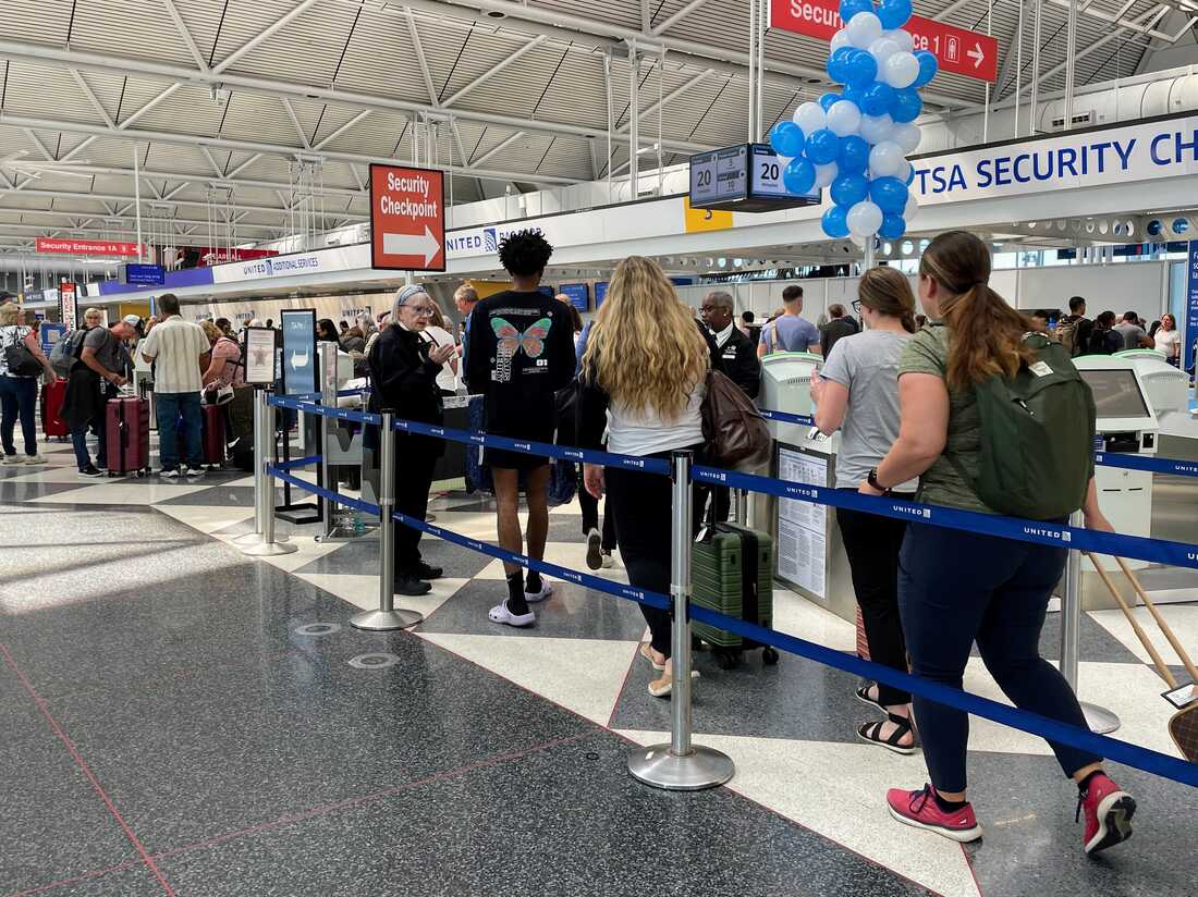 7 WORST TSA Line Mistakes (Travel Tips for Airport Security 2024) 