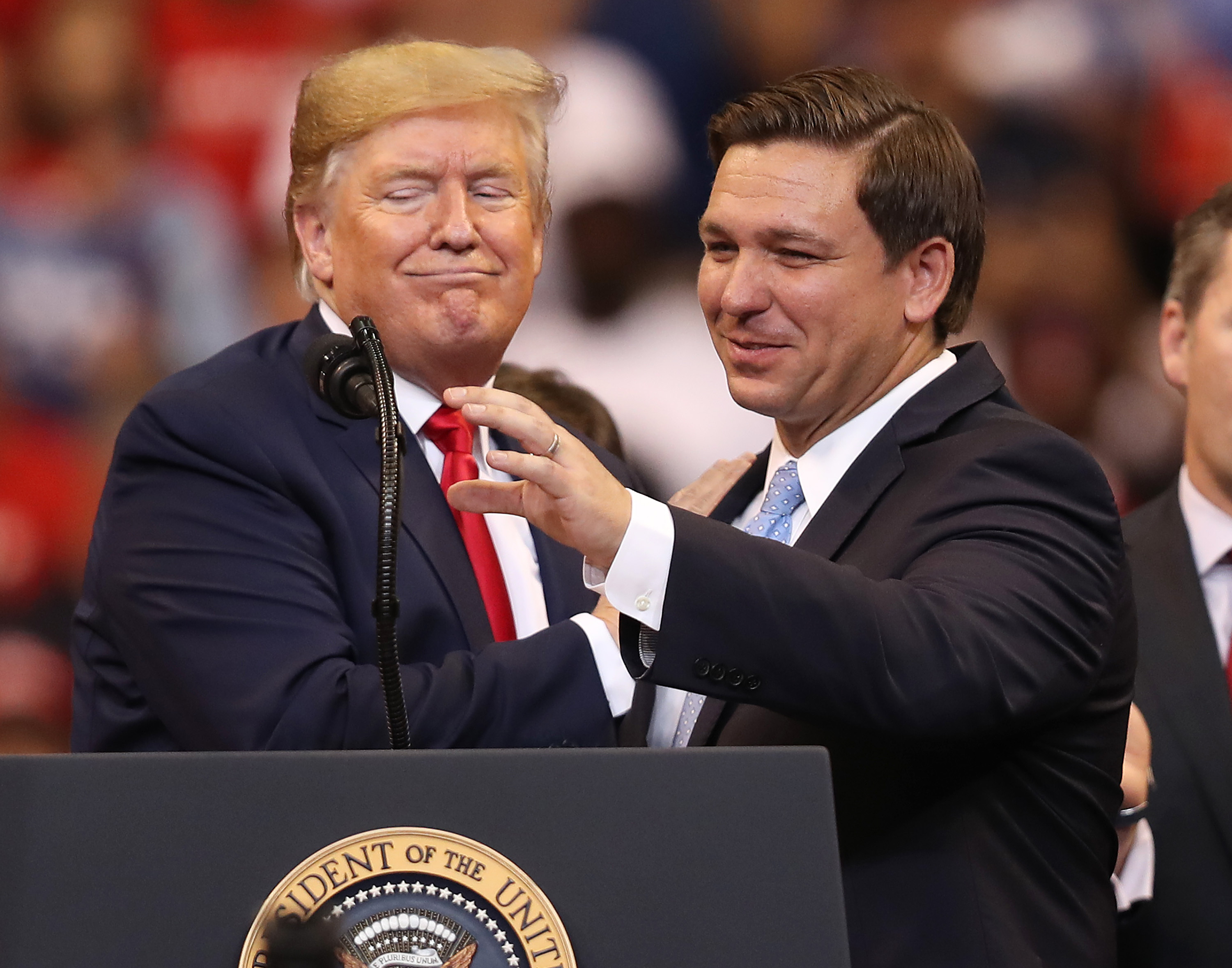 Trailing Trump, DeSantis still bears burdens that have brought down past front-runners - Vimarsana News