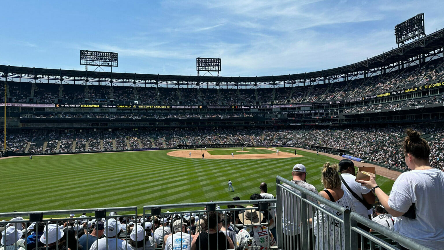 The Chicago White Sox play the Detroit Tigers. (1A)