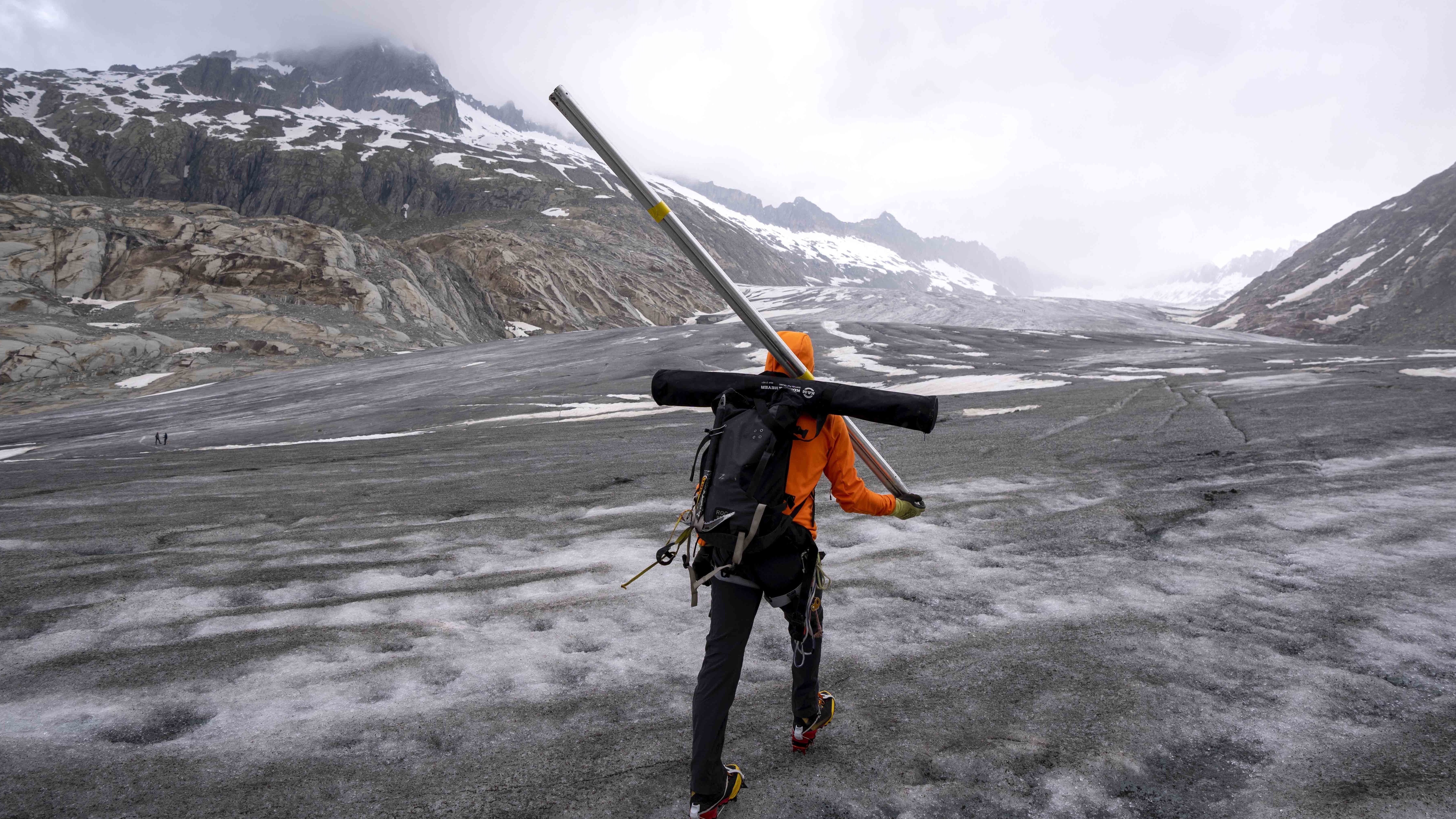Swiss voters support climate bill as scientists warn about melting glaciers Swiss voters support climate bill as scientists warn about melting glaciers