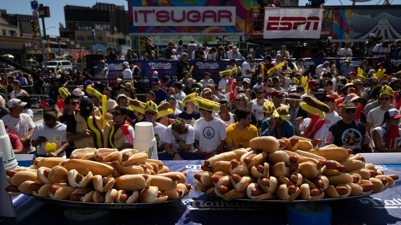 Hot Dog Eating Contests A Distinctly American Tradition Consider
