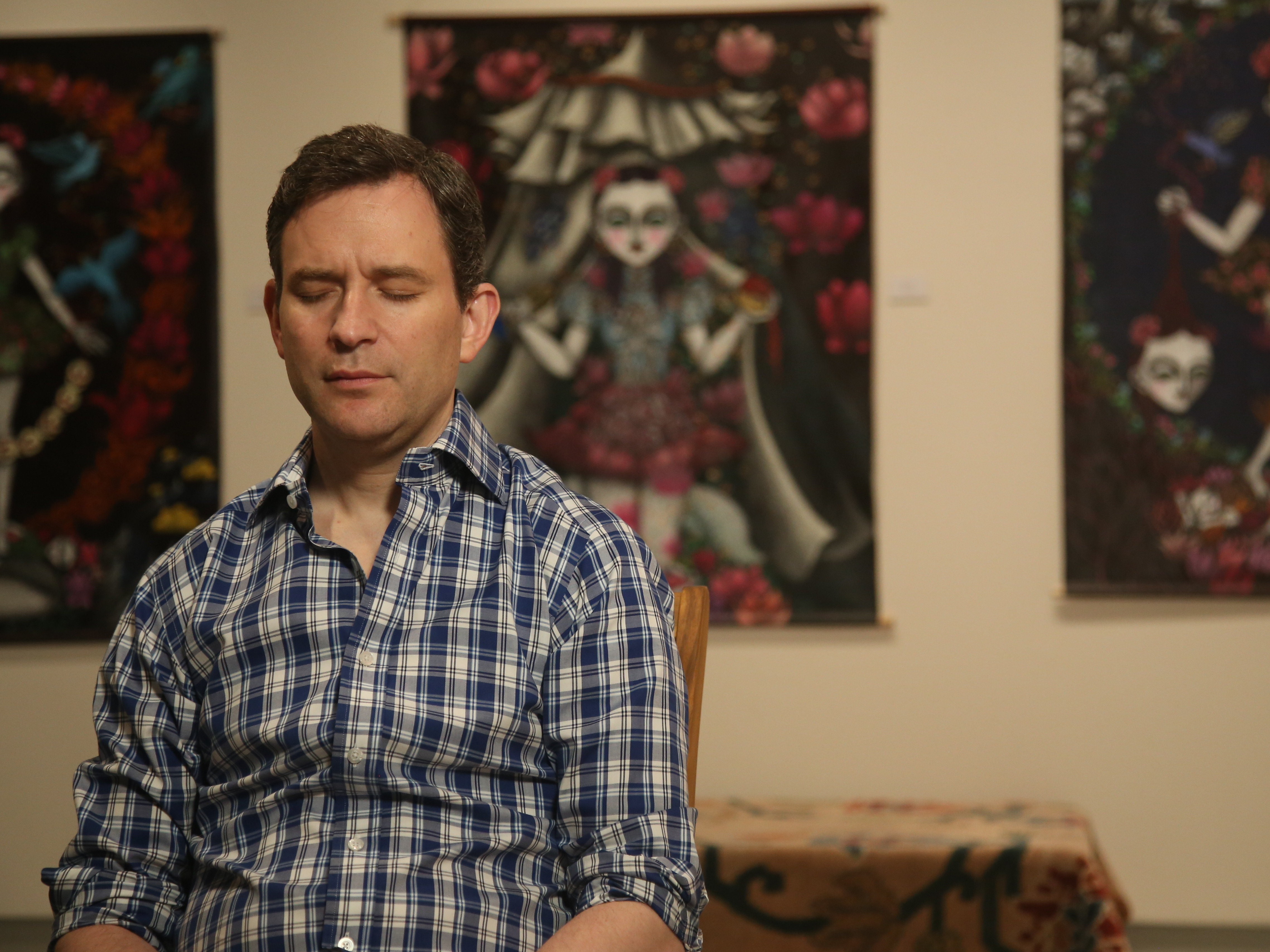 Dan Harris meditating. (Ten Percent Happier)