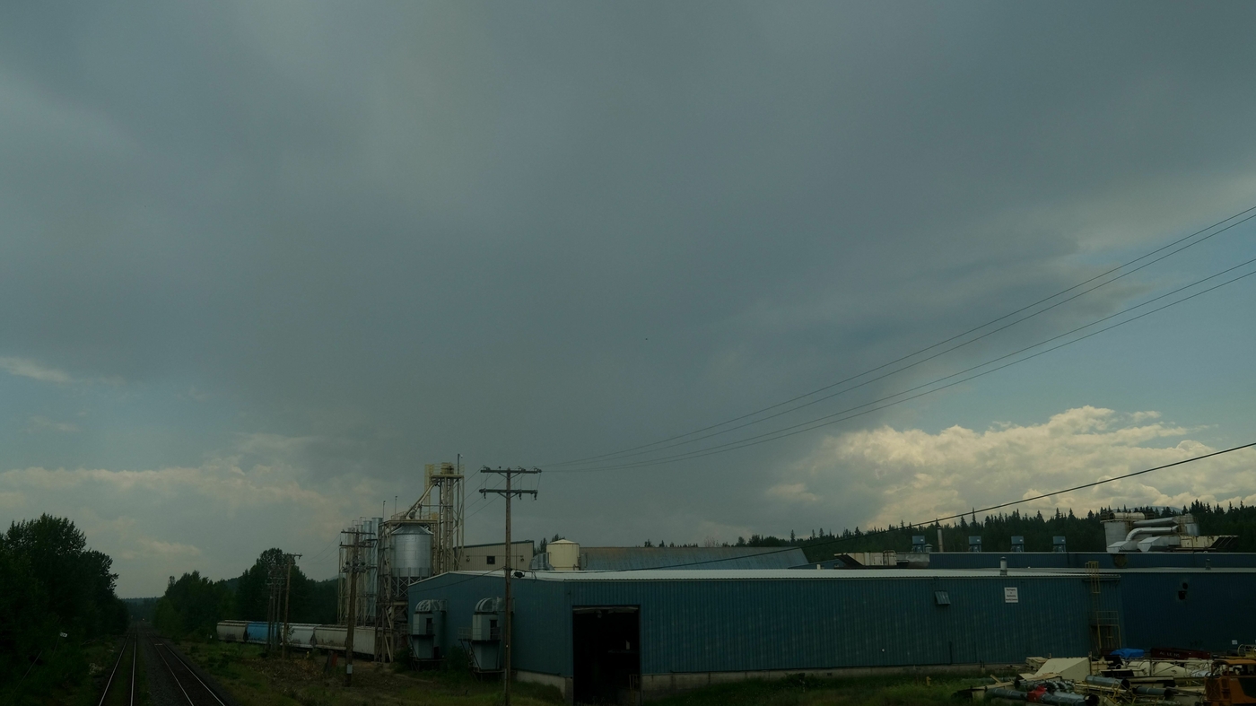 Minnesota and Wisconsin issue air quality alerts amid a new round of Canada smoke