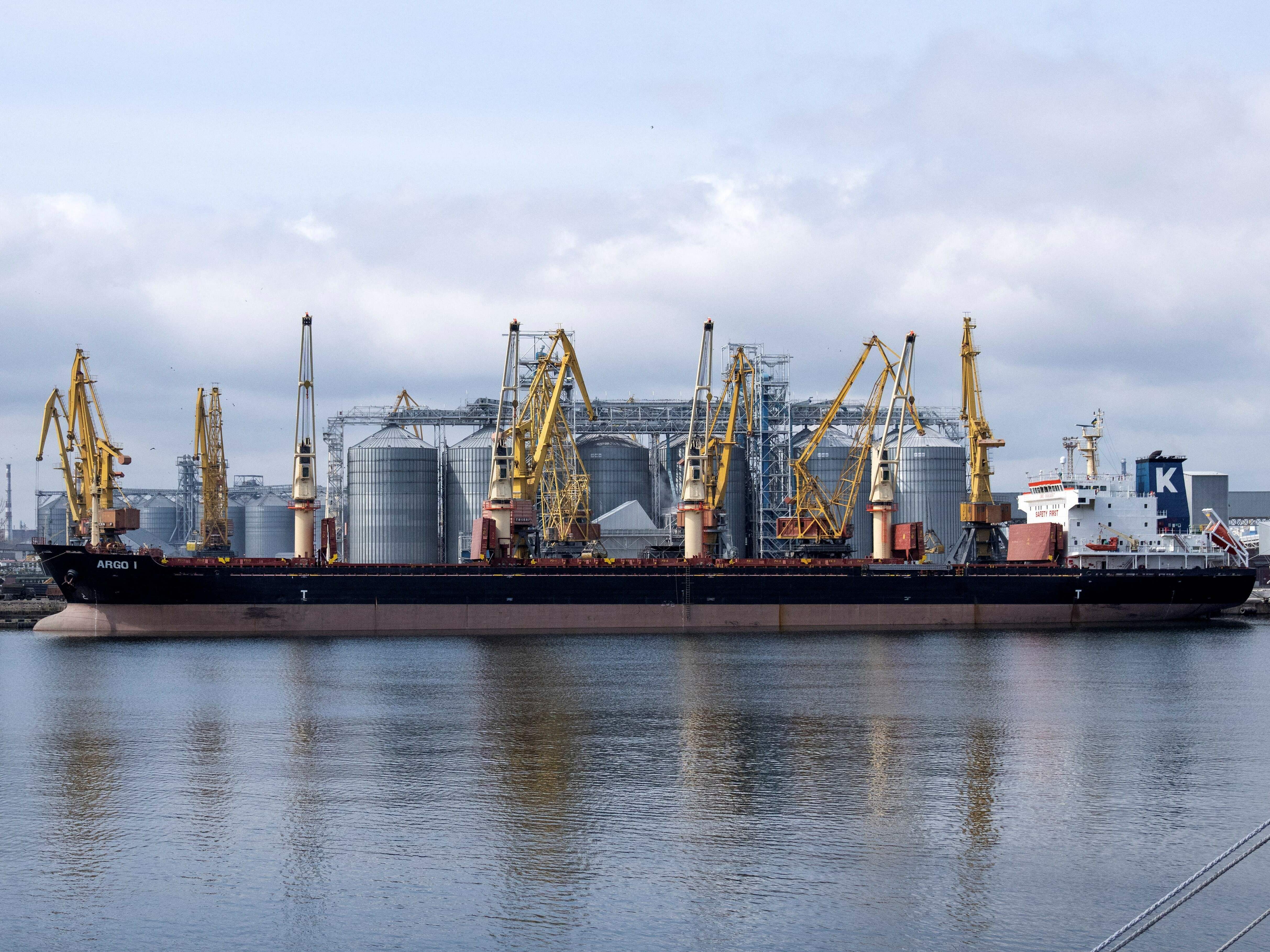 A deal that lets Ukraine export grain during its war with Russia is about to expire - Vimarsana News