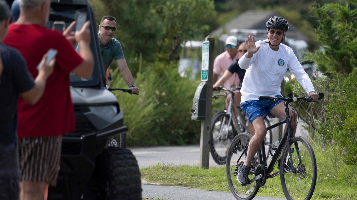 What Biden's Rehoboth beach vacation looks like : NPR - Vimarsana News