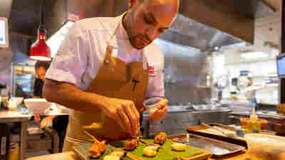 We tried that 'lab-grown' chicken at one of José Andrés' D.C. restaurants 