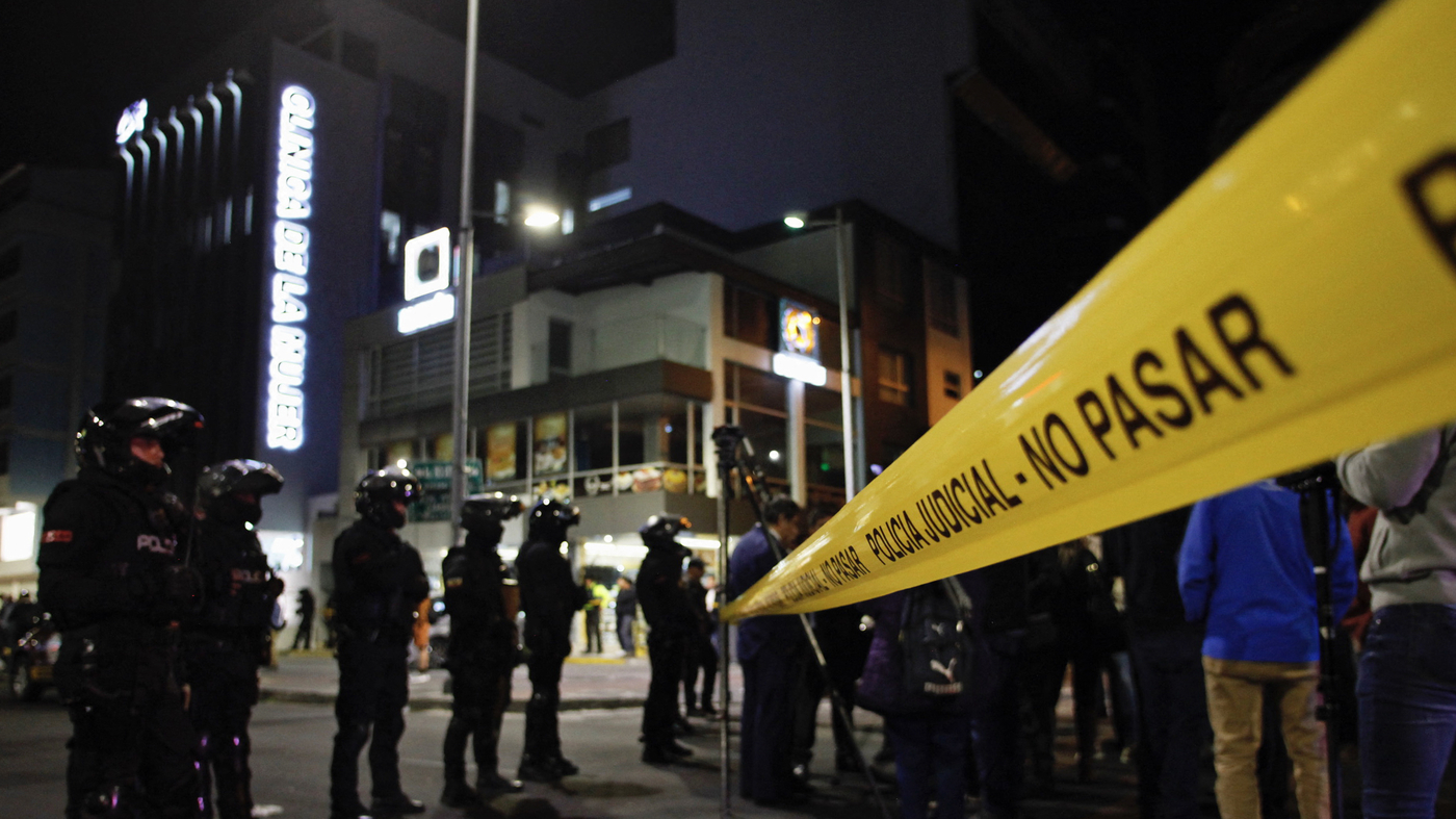 гвадалахарский картель. эквадорский картель. колумбия картели казни. в эквадоре 20 человек погибли из-за бунта в тюрьме. эквадорский картель.