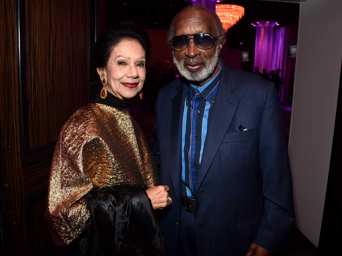 gettyimages 1201979243 87de6cac6a0da393abcdf26dc4e8176ee73d80f5 s1100 c50 - Clarence Avant, a significant energy dealer in music, sports activities and politics, has died at 92