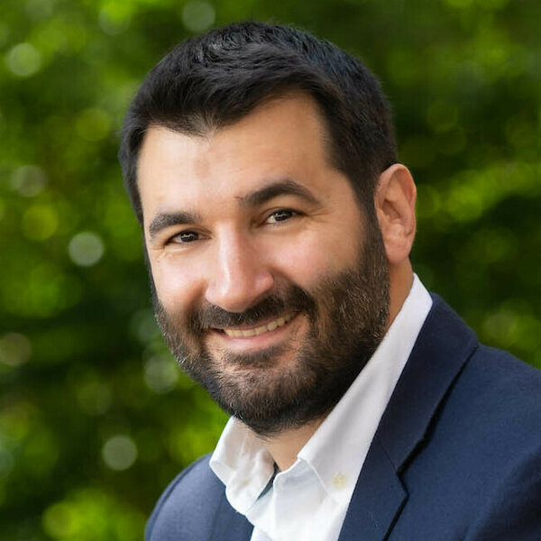 Arab American stories interconnect in the new collection, 'Dearborn'