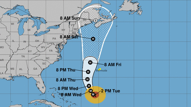 Hurricane Lee, now very large, is raising wind and surf dangers along the East Coast
