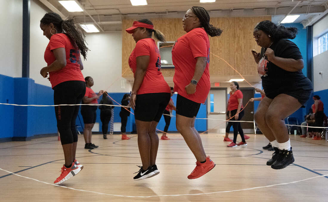 40+DDC Black Capris  40+Double Dutch Club