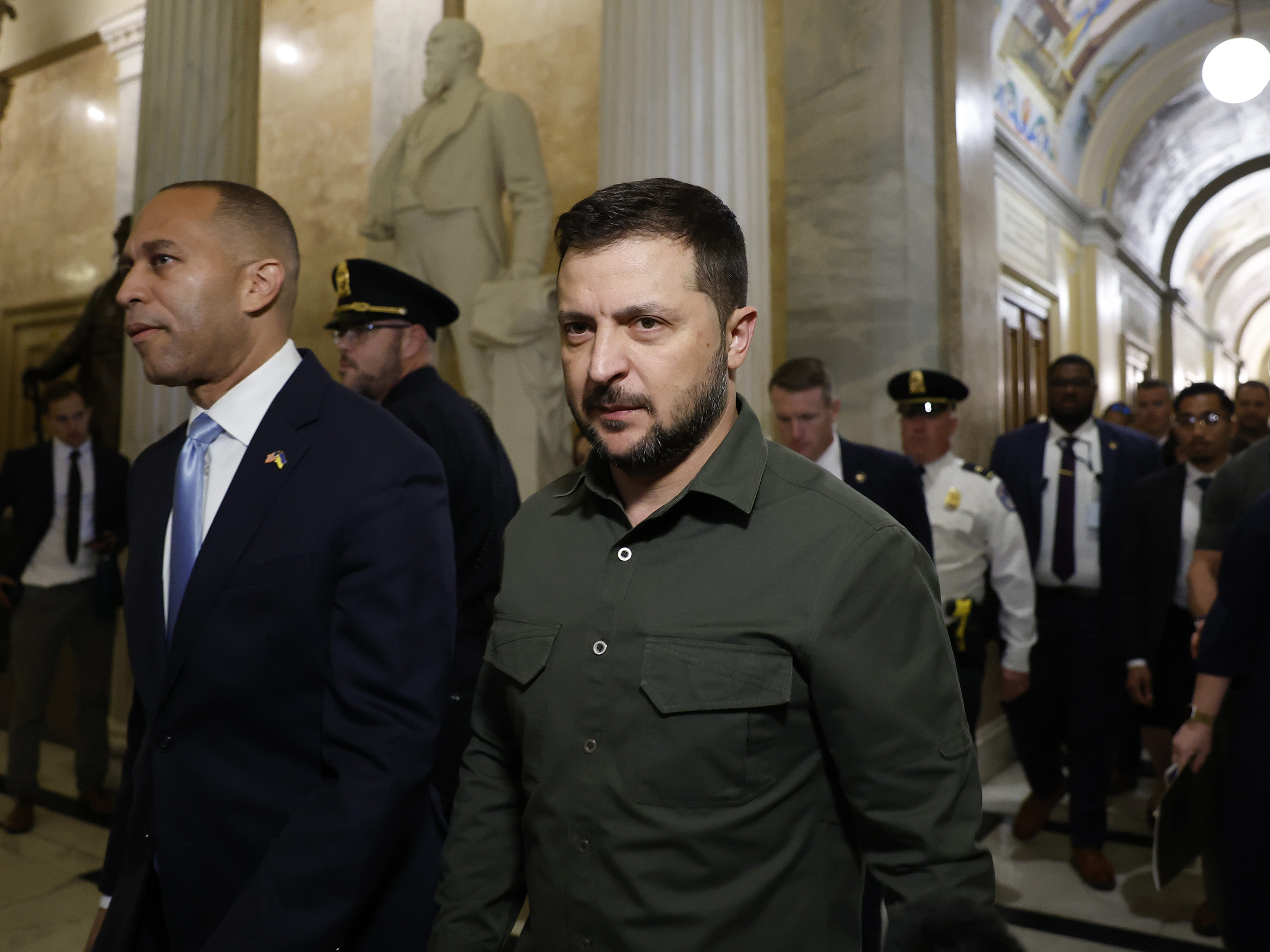 As Ukraine's war drags on and a D.C. shutdown looms, Zelenskyy makes his case for aid - Vimarsana News