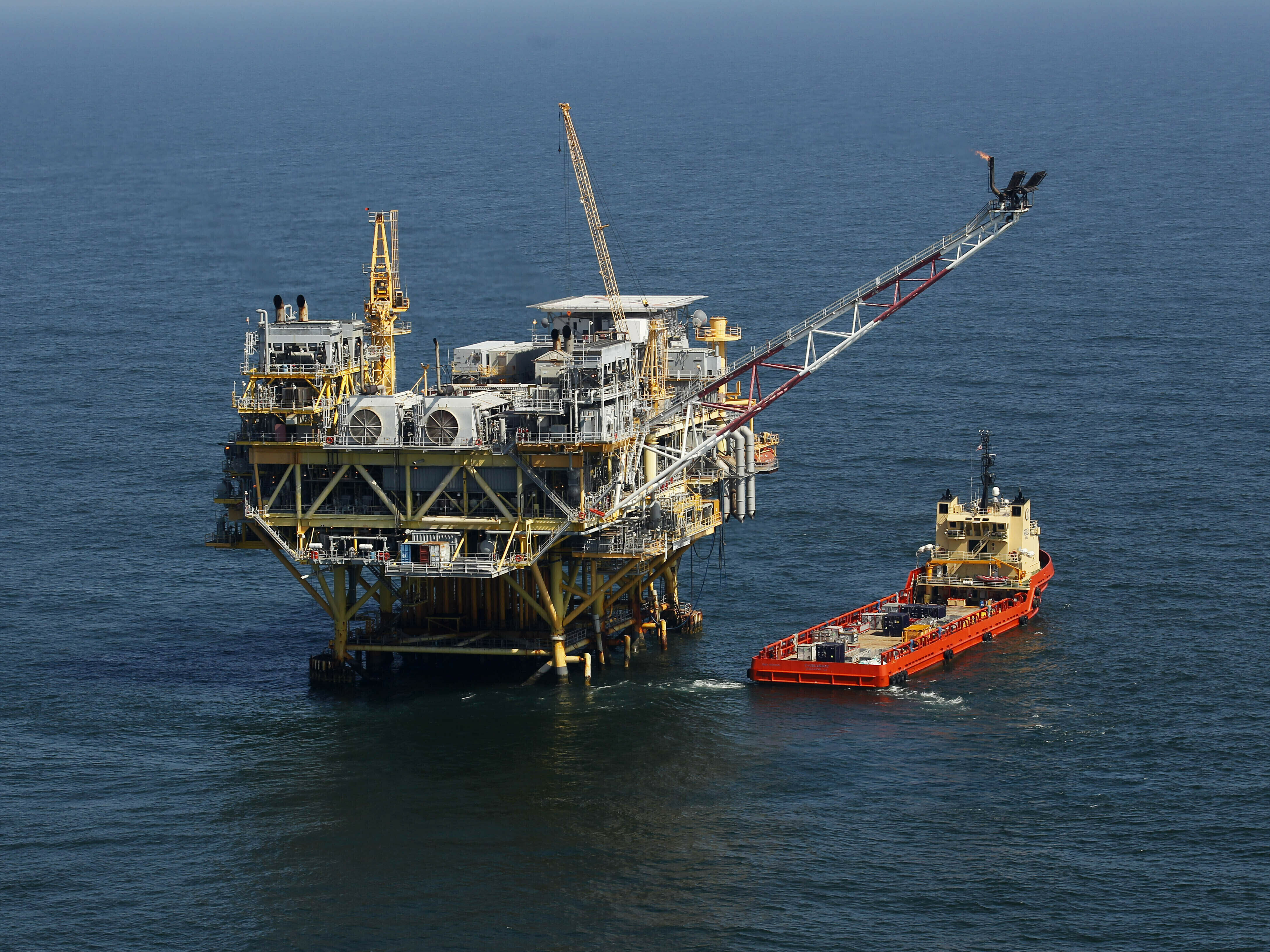 Biden calls for up to 3 offshore oil leases in Gulf of Mexico, upsetting both sides - Vimarsana News