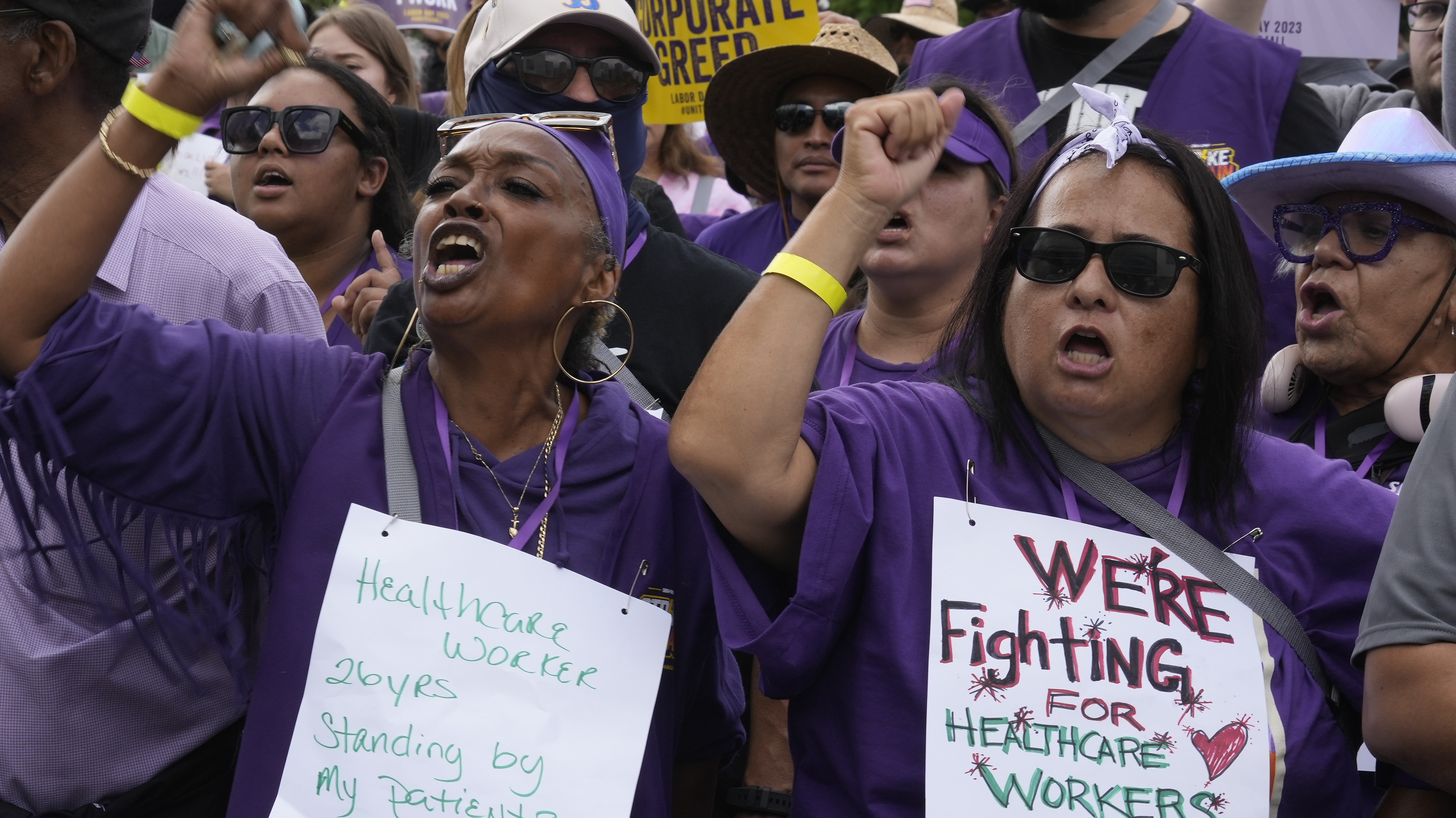75,000 Kaiser nurses, pharmacists and other workers have walked off the job - Vimarsana News