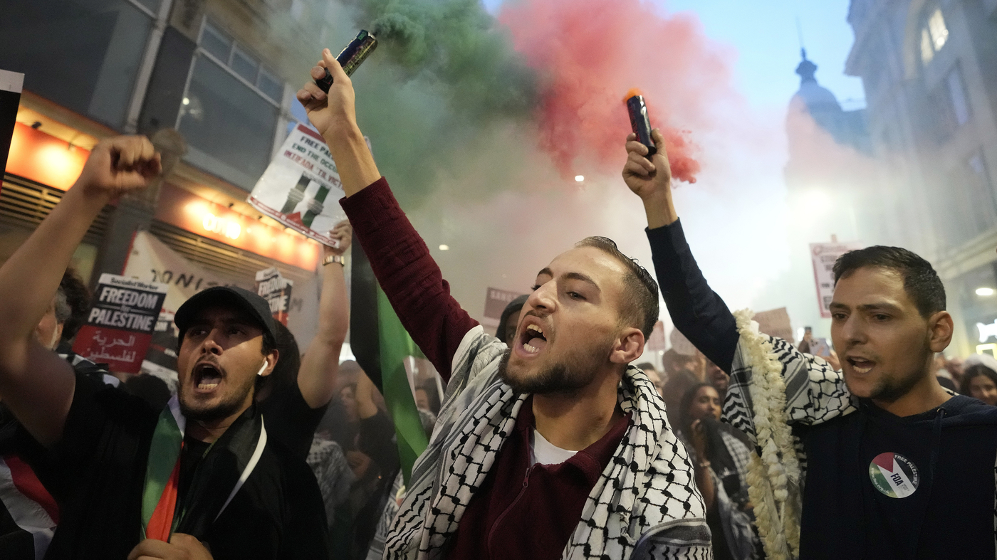 Europe pledges support for Israel, freezes Palestinian aid : NPR