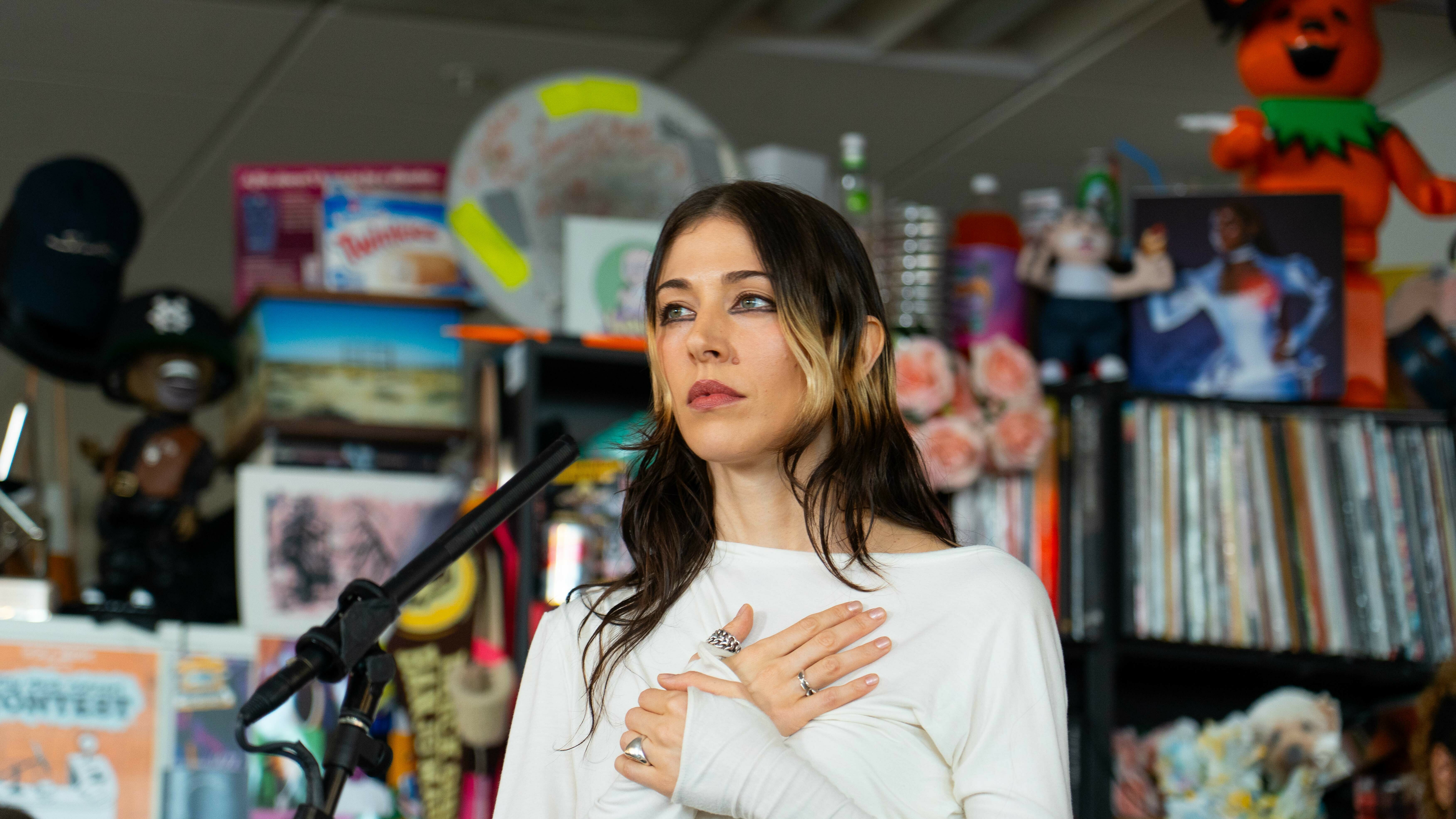 Caroline Polachek: Tiny Desk Concert