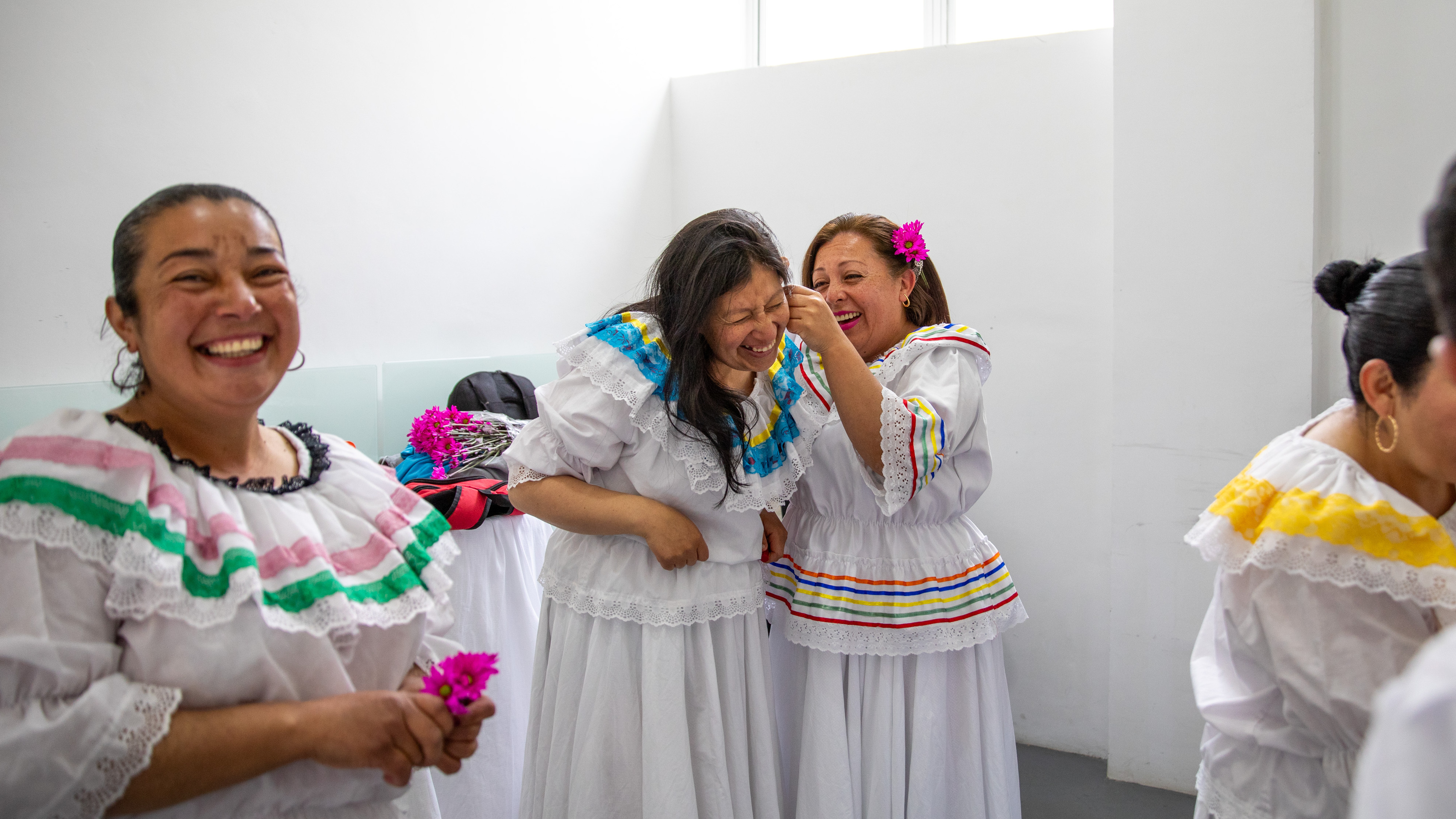 How Bogot&aacute; cares for its family caregivers: From dance classes to job training