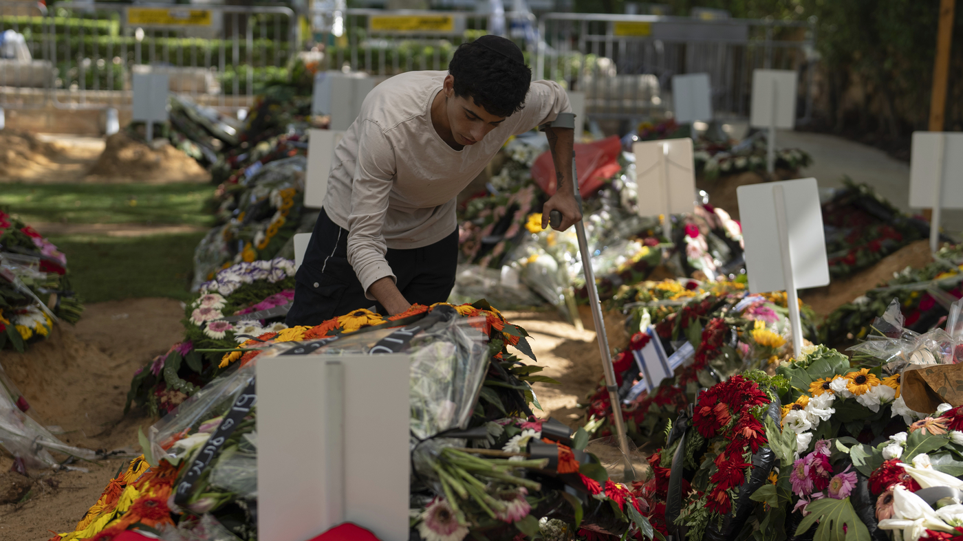 Hundreds killed in explosion at a crowded Gaza hospital