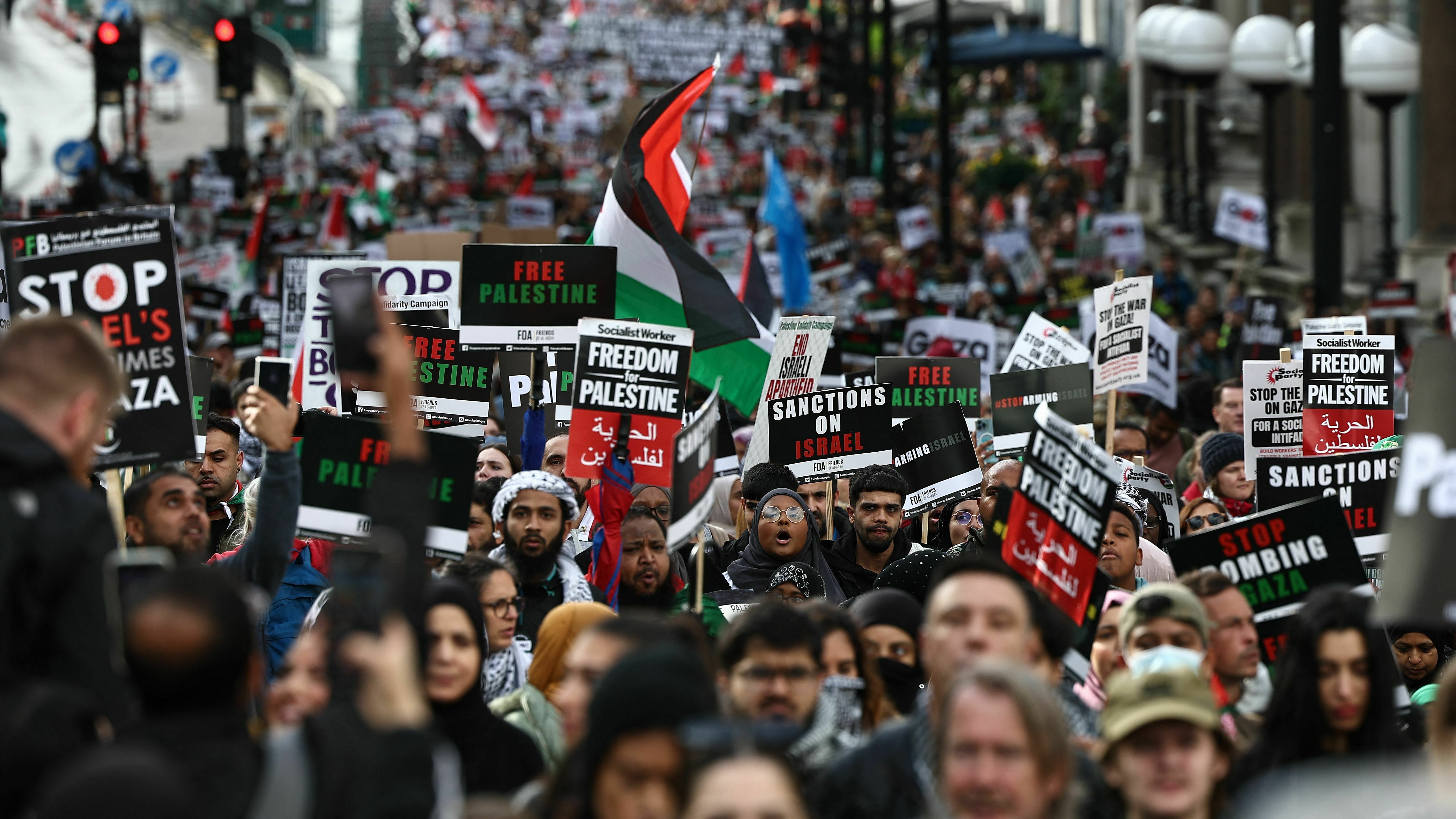 Protesters pack London streets demanding an end to the siege of Gaza 
