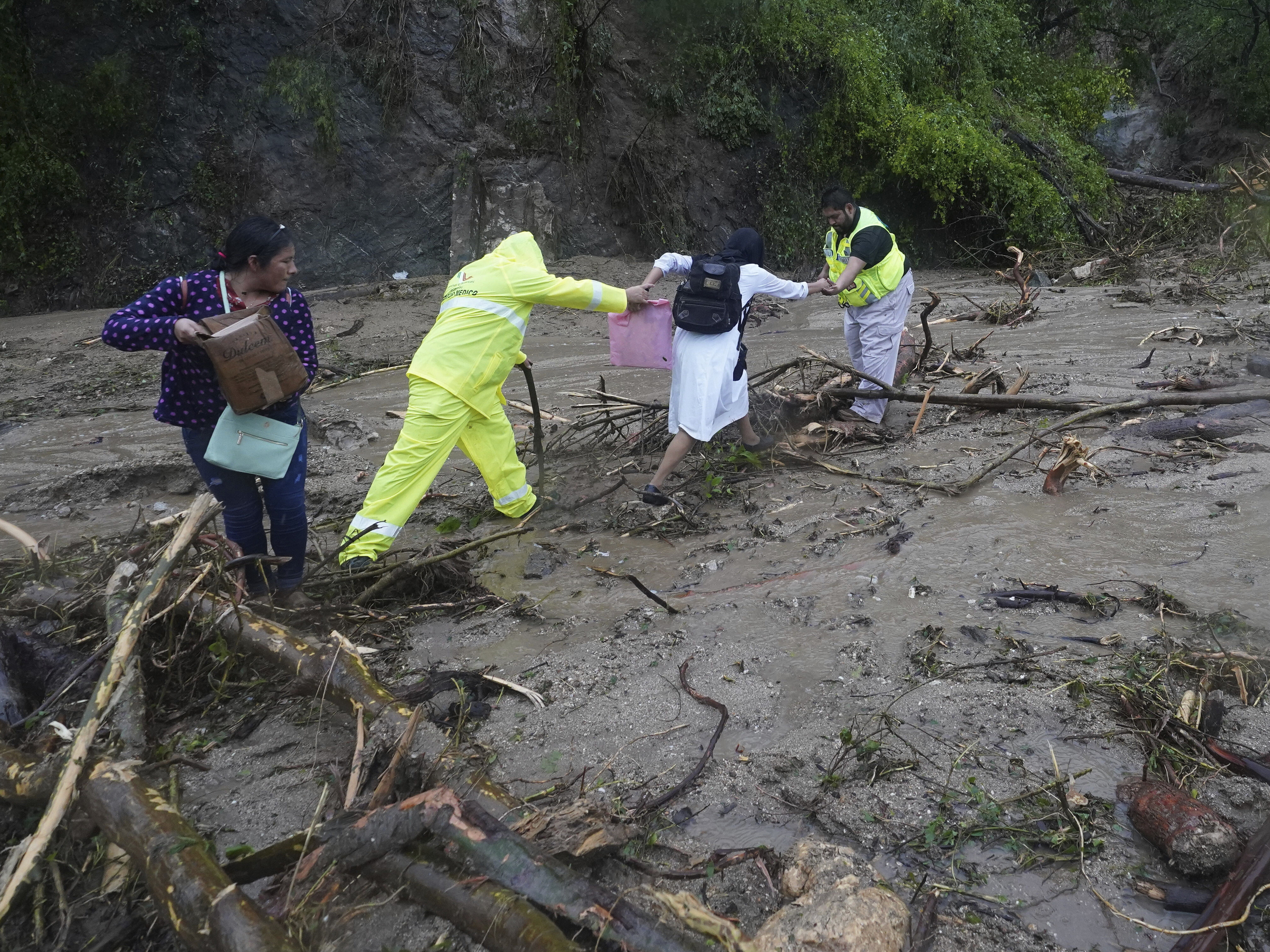 Japan Weather Agency Warns of Landslides, Floods Due to Storm