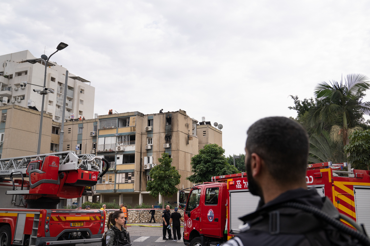 Medical team, supplies, allowed into Gaza; Tel Aviv hit by rare rocket ...