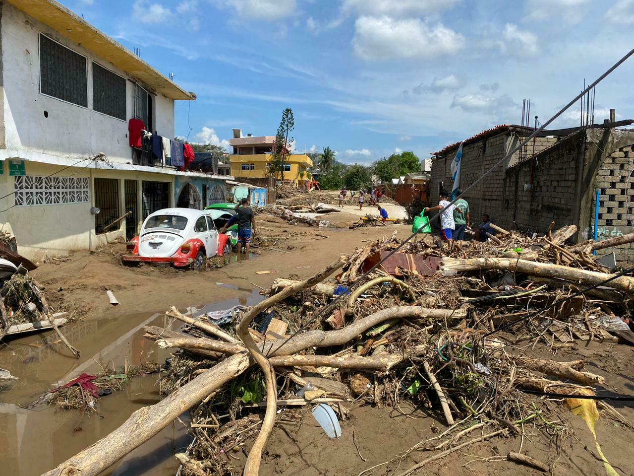 Mexico's Acapulco grows desperate for help after Hurricane Otis ravaged the area - Vimarsana News