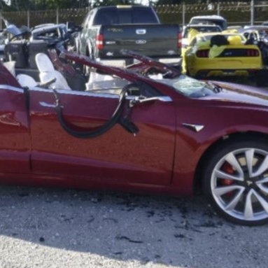 El juez dice que la evidencia muestra que Tesla y Elon Musk conocían el sistema piloto automático defectuoso
