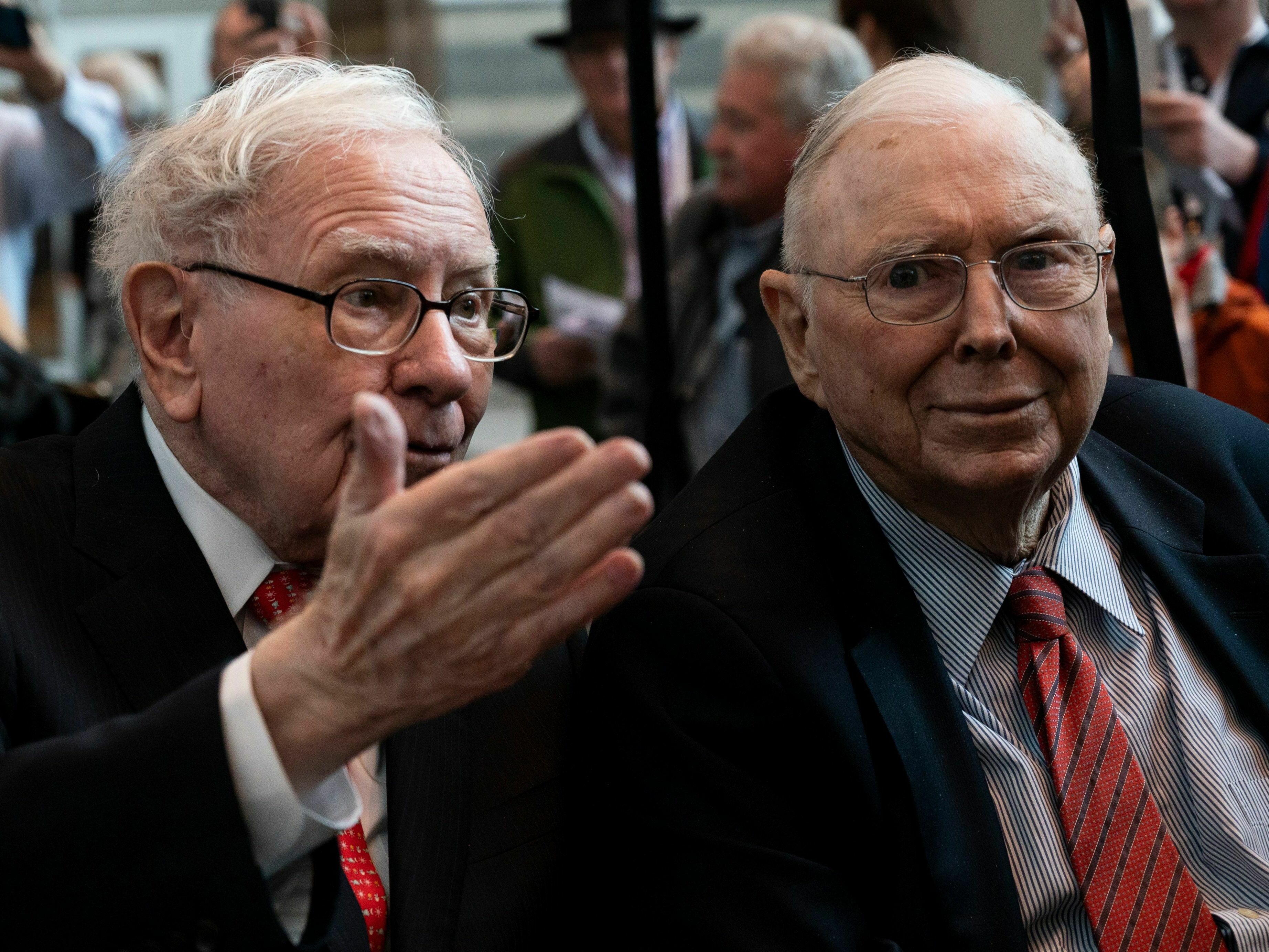 Charlie Munger, longtime business partner of Warren Buffett, has died : NPR