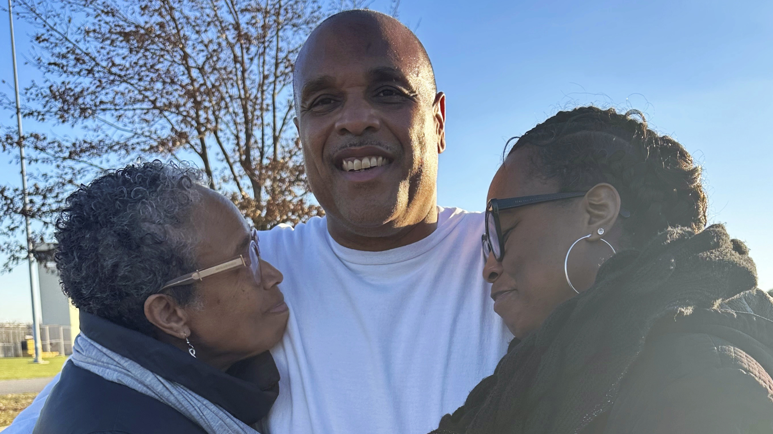 Judge vacates murder conviction of Chicago man wrongfully imprisoned for 35 years