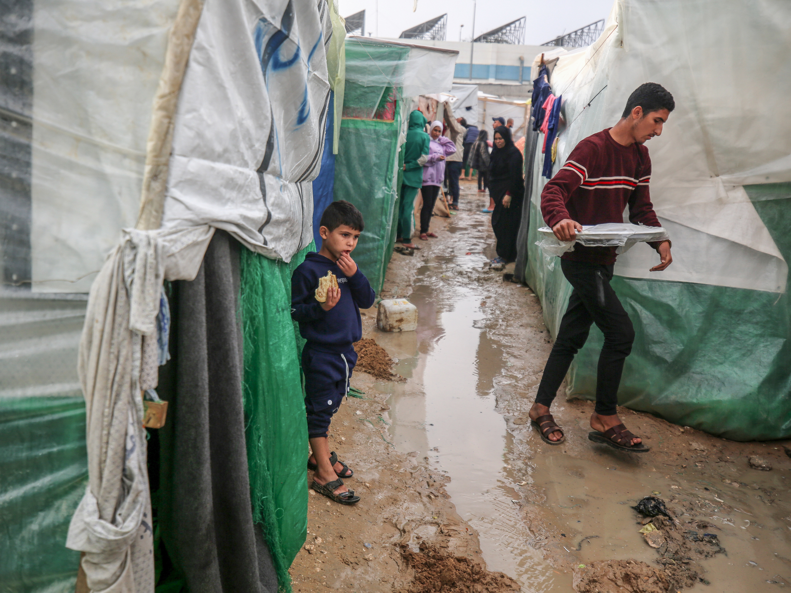 Health workers struggle to prevent an infectious disease 'disaster in waiting' in Gaza - Vimarsana News