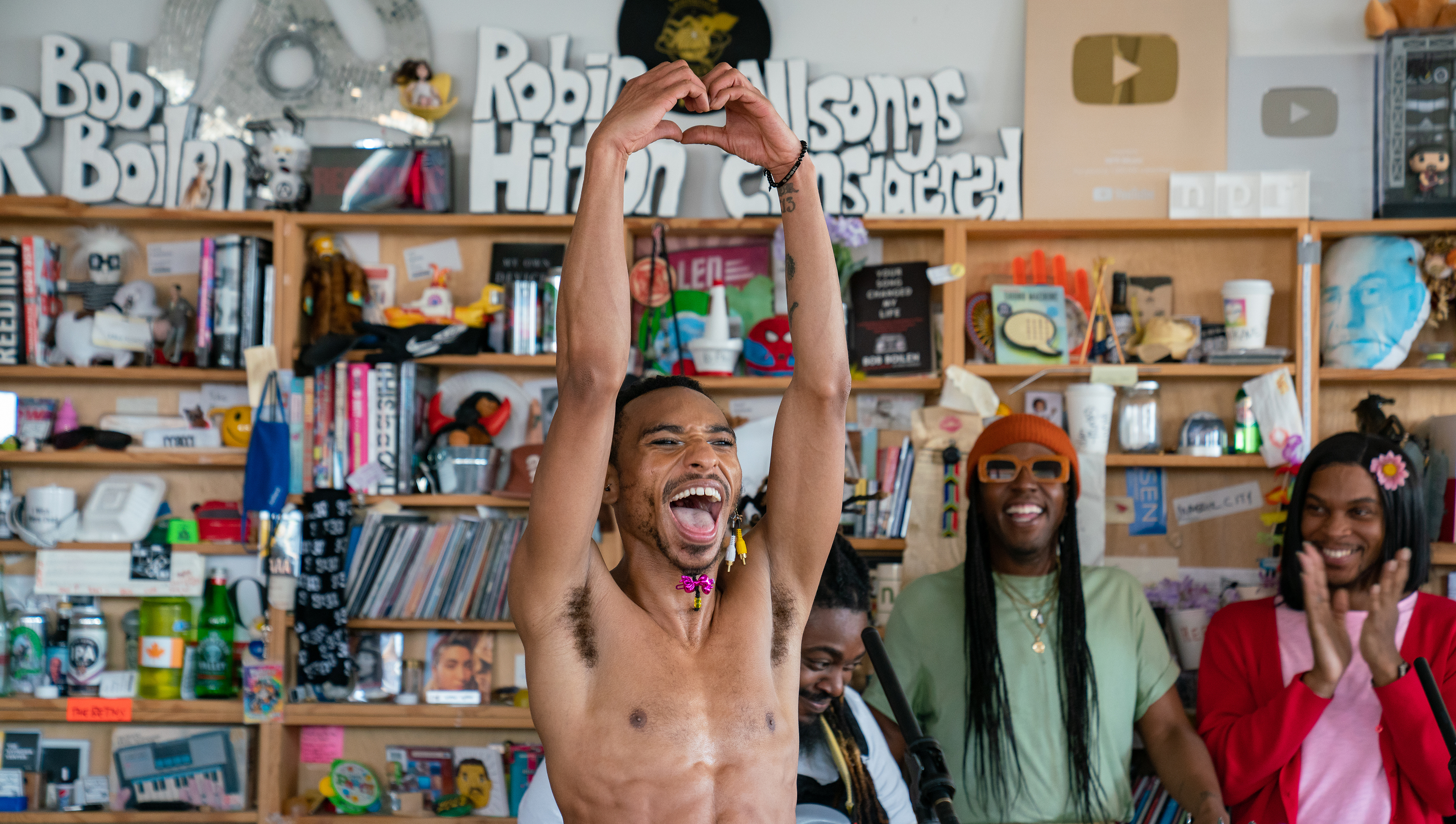 Want to know what it's like to photograph a Tiny Desk concert? 6 Watch Durand Bernarr Tiny Desk concert here.