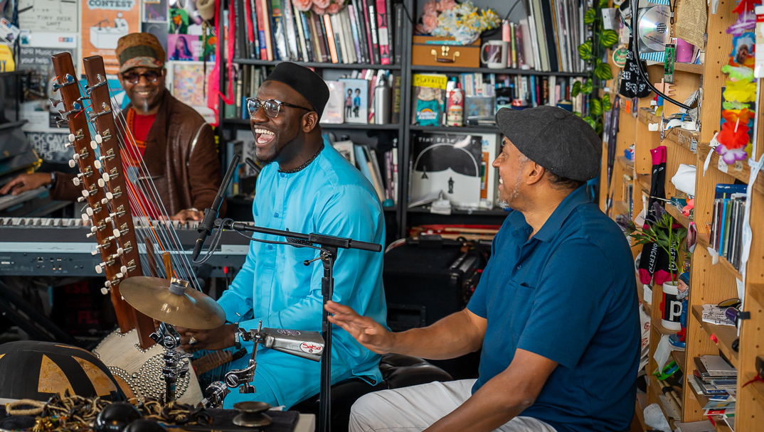 Want to know what it's like to photograph a Tiny Desk concert? 16 Watch the Omar Sosa + Seckou Keita Tiny Desk here.