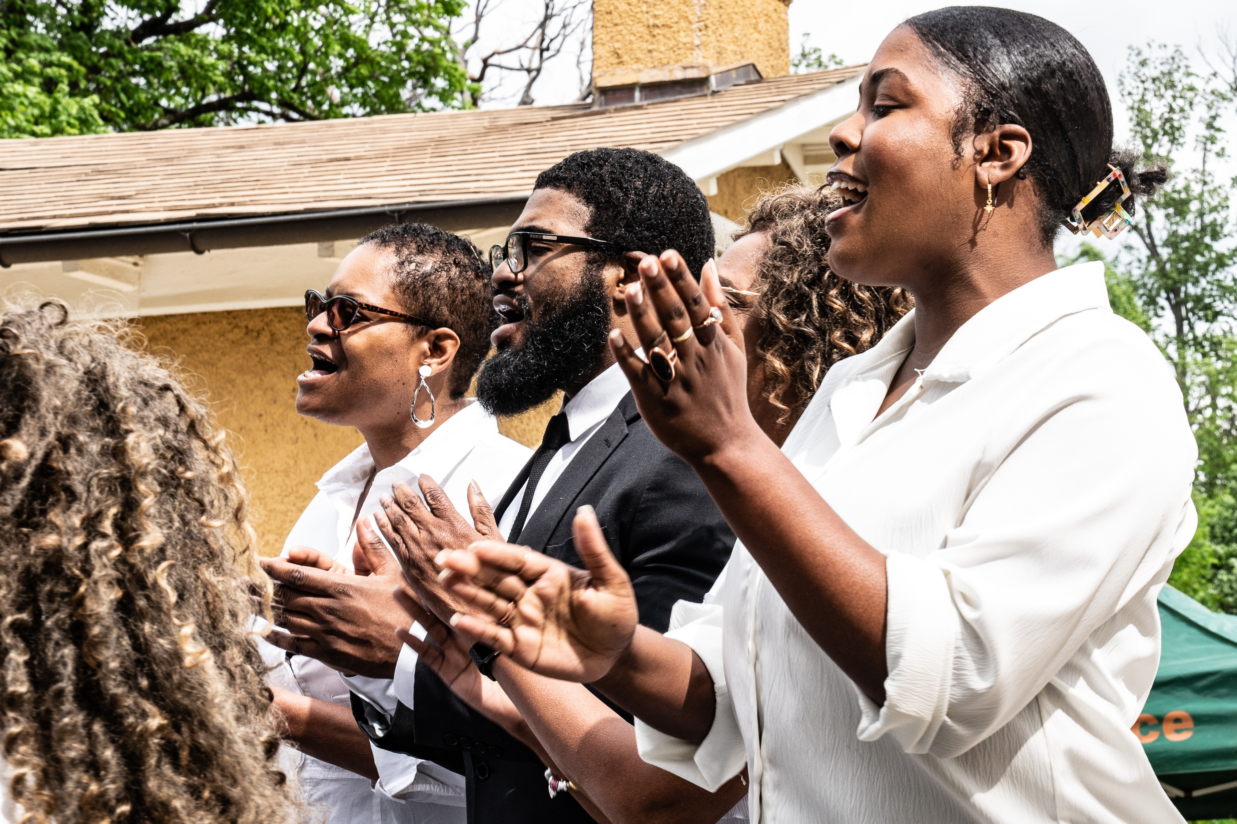 ARLINGTON, VA.: On Saturday, about 100 people came to the Arlington House for the Finding Our Voice program. Descendants of the enslavers and the enslaved gathered at the Arlington House, the former plantation once owned by Confederate Gen. Robert E. Lee and his wife, Mary Custis Lee. See the story.
