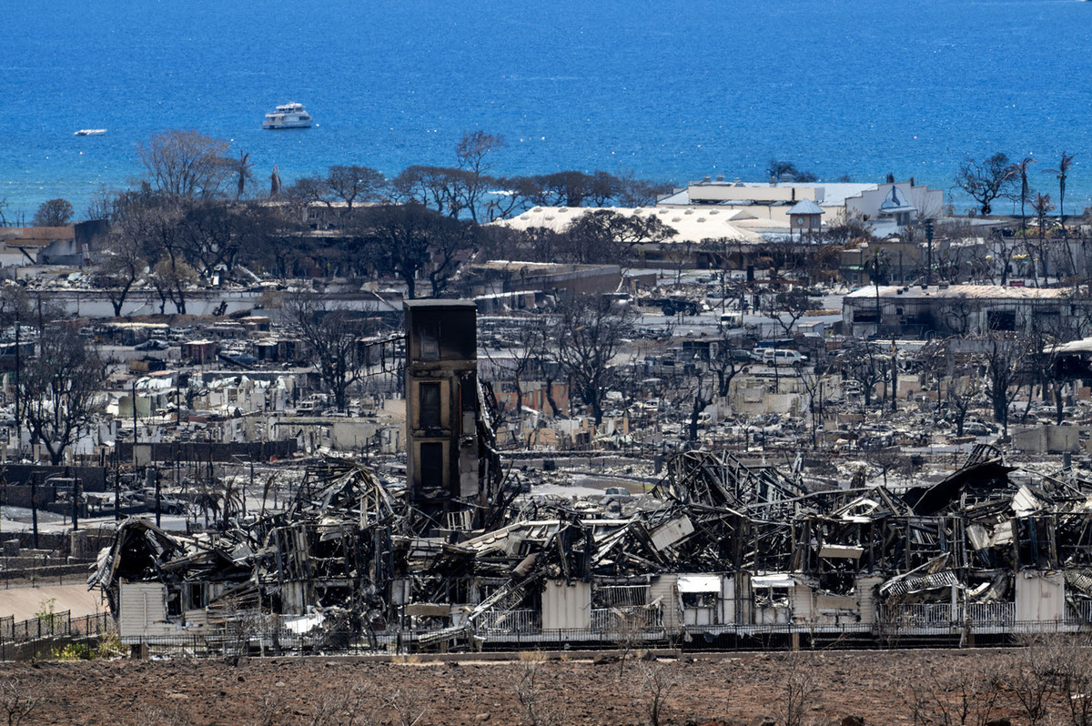 lahaina town custom 4ad349996266567846fec138eddf9ac43b626306 s1200