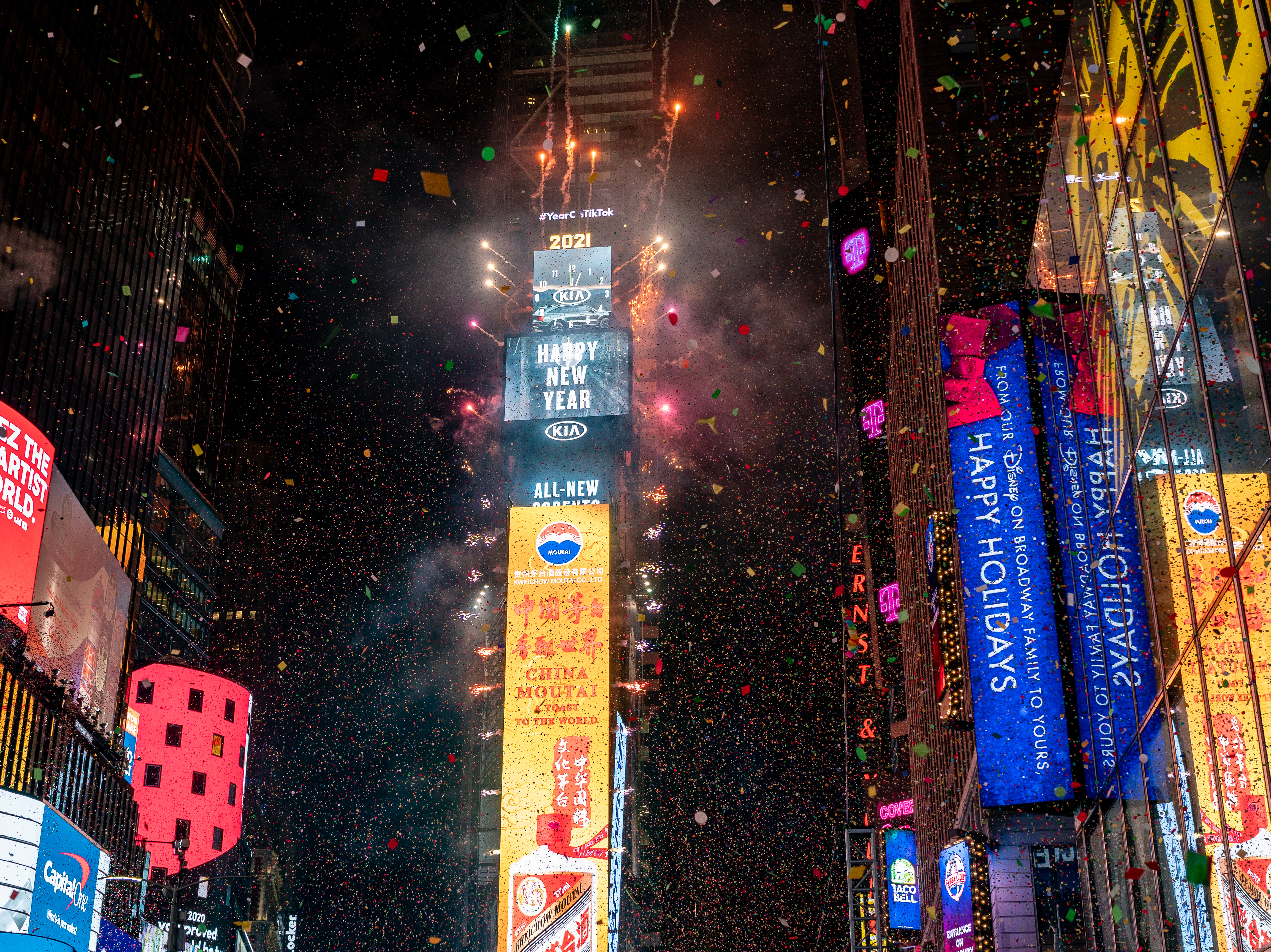 Beyond the ball drop: a pickle, pine cones and a MoonPie will mark the new year - Vimarsana News