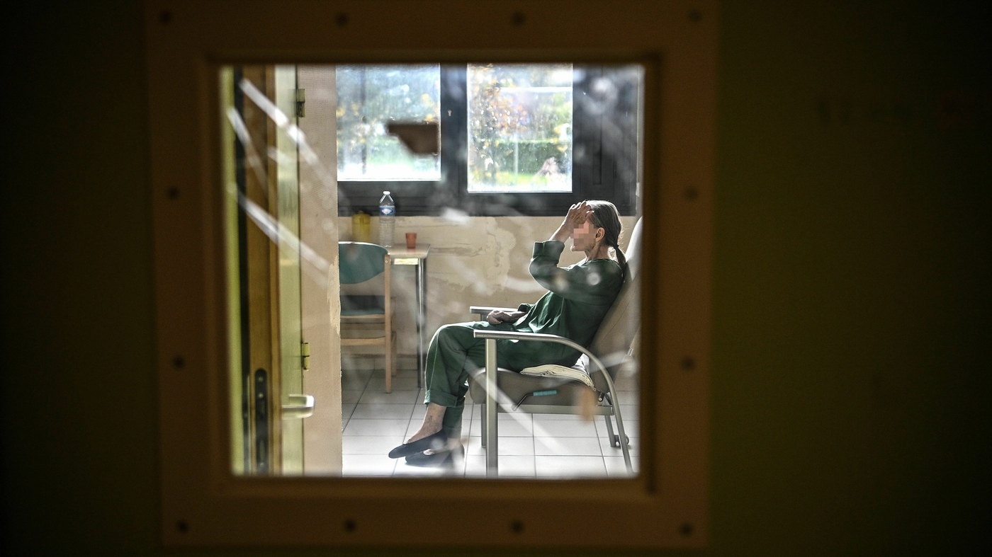 Americans on Medicare now get better access to mental health care. Here’s how : NPR