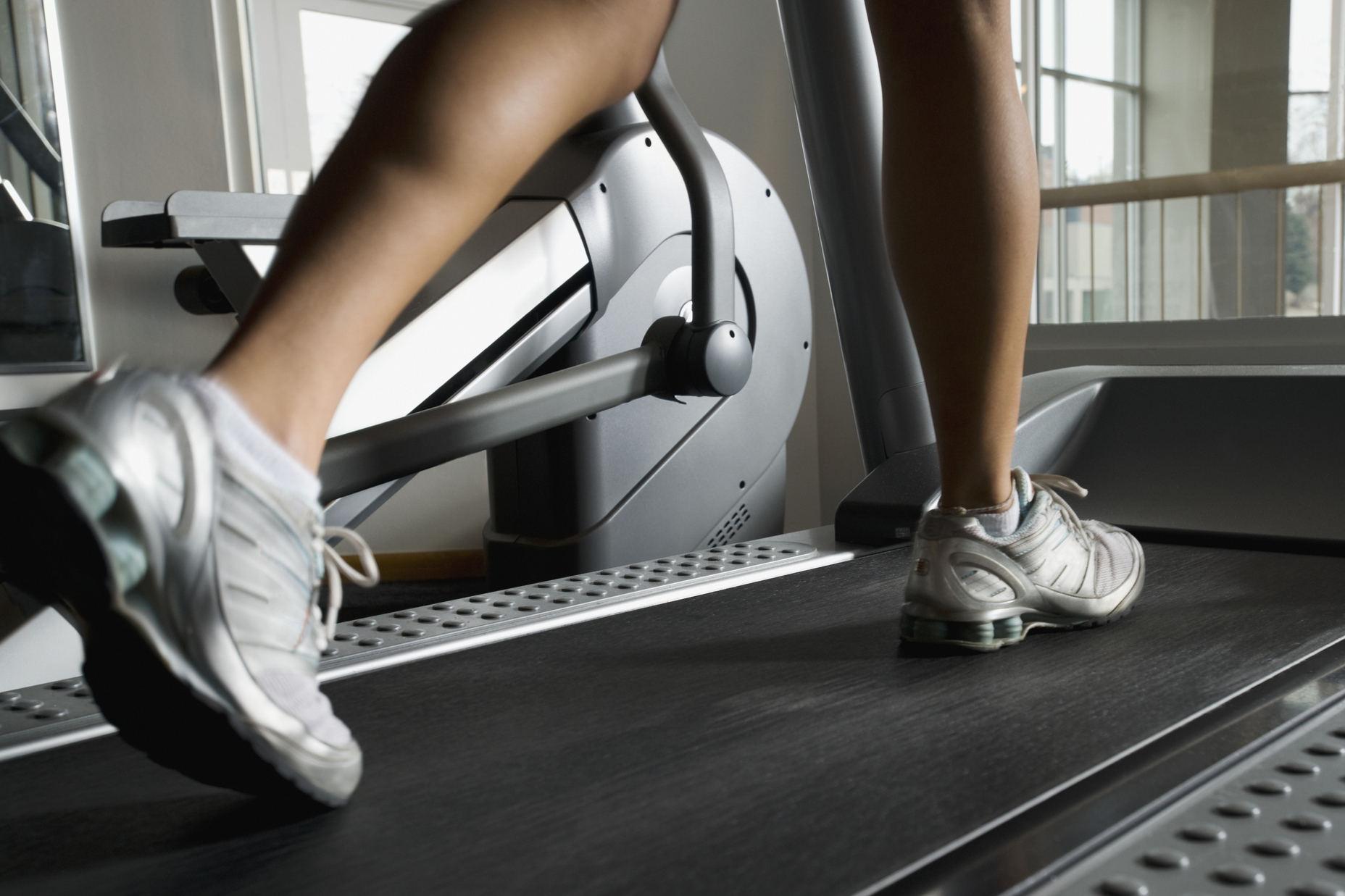 For patients with long COVID, exercise can lead to a worsening of symptoms, a condition called post-exertional malaise. New research shows what's going on in their muscles. (Getty Images/Tetra images RF)