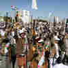 Houthis promise to respond to U.S. and U.K. strike in the Red Sea 