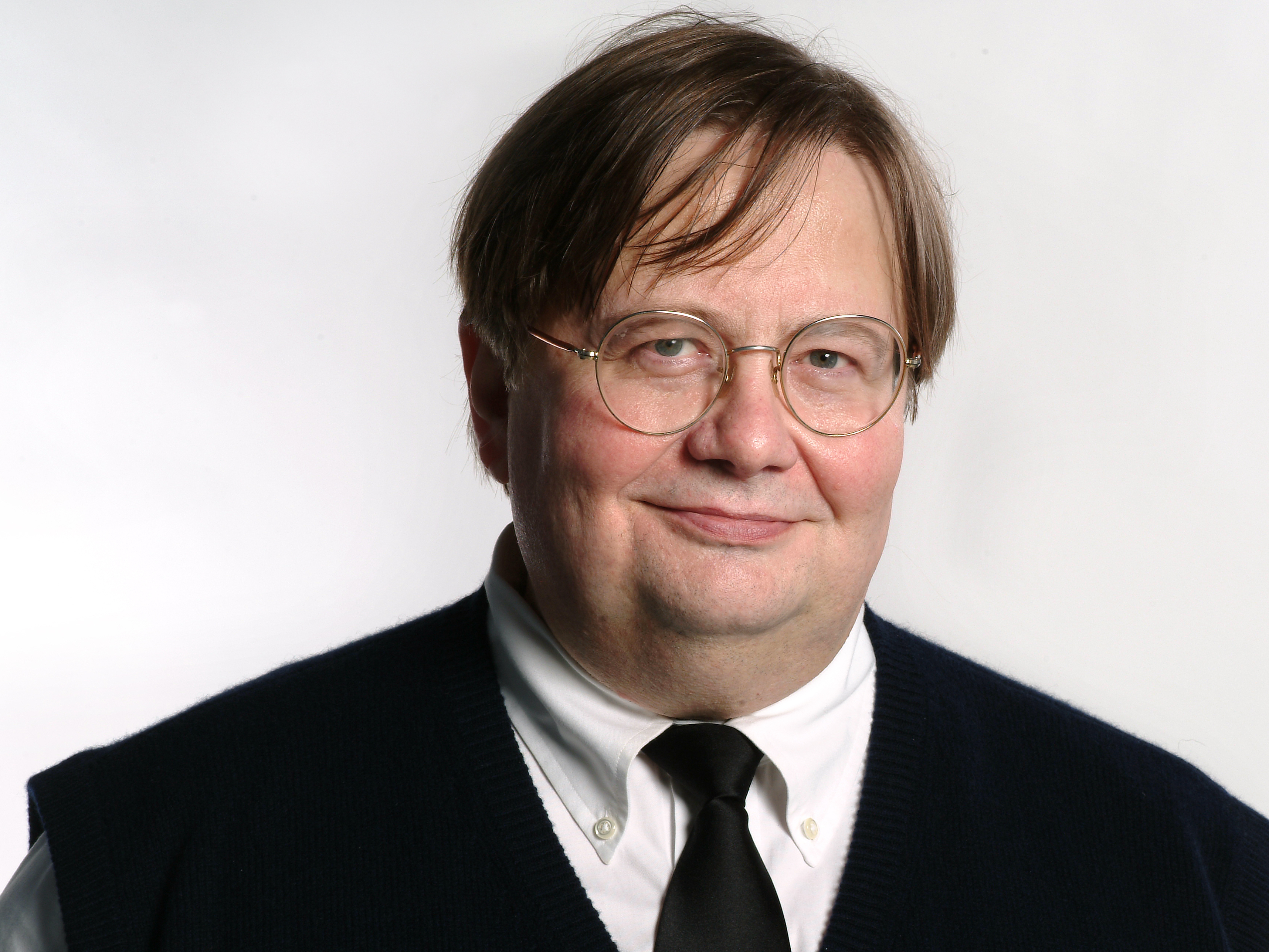 Tom Shales, longtime TV critic, dies at 79 - Vimarsana News