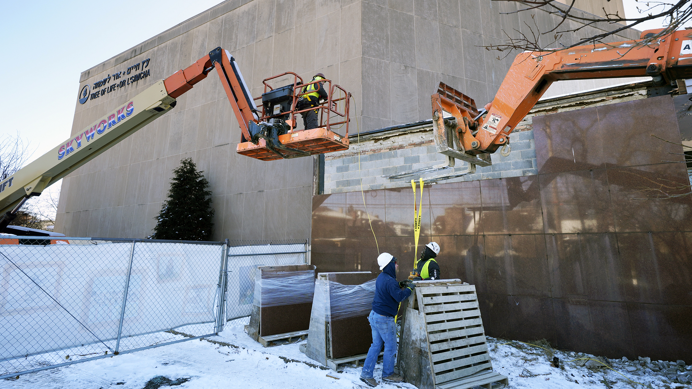 Demolition begins at site of deadly Pittsburgh synagogue attack 