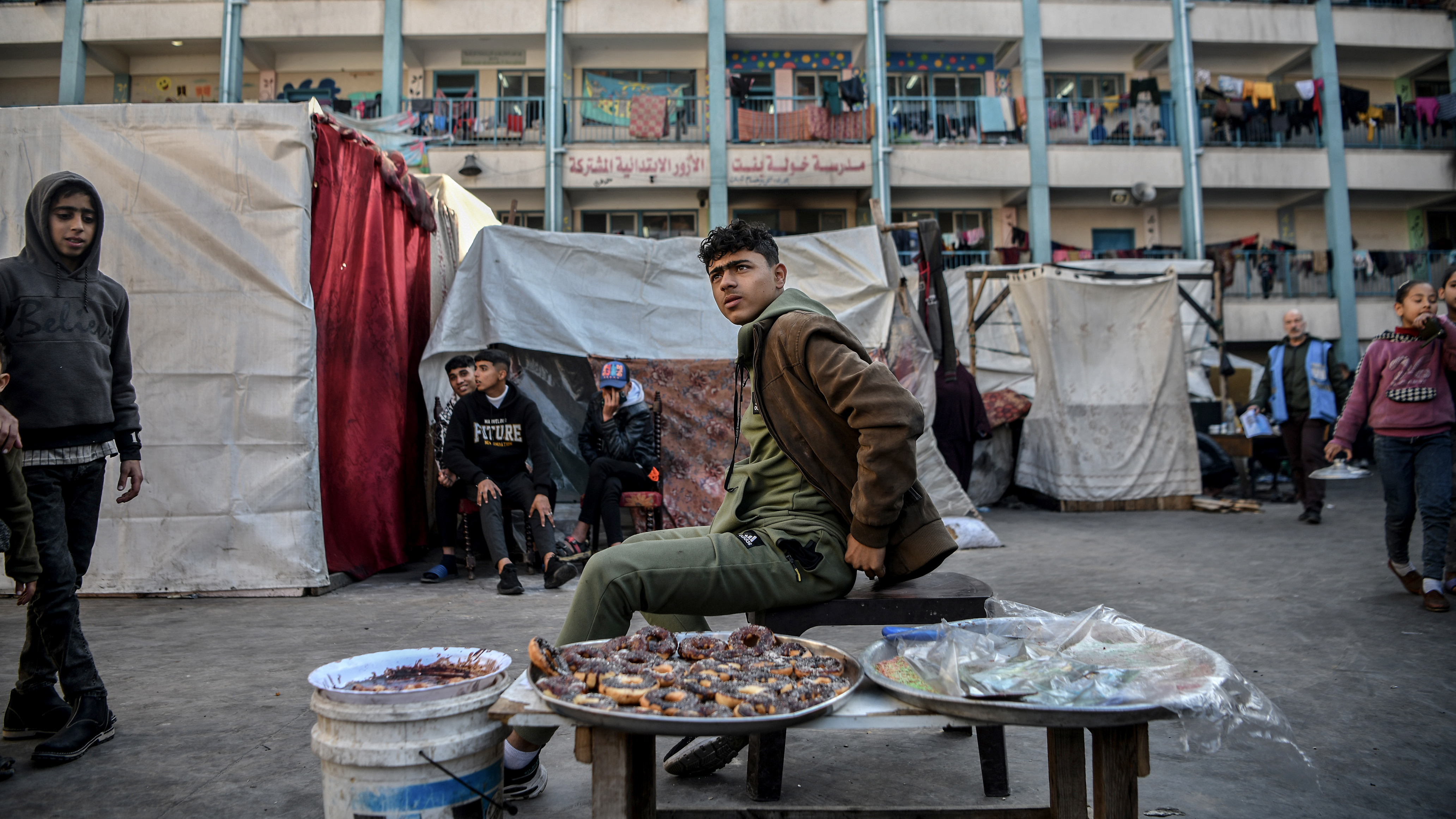 Photos: The war in Gaza enters its 4th month