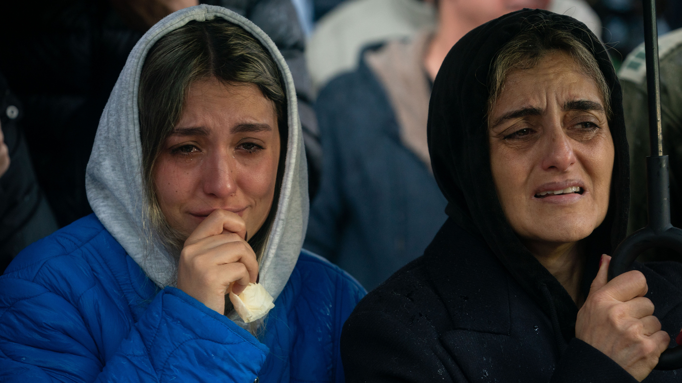 Photos of life in war: Palestinians flee south in Gaza, Israel mourns dead soldiers