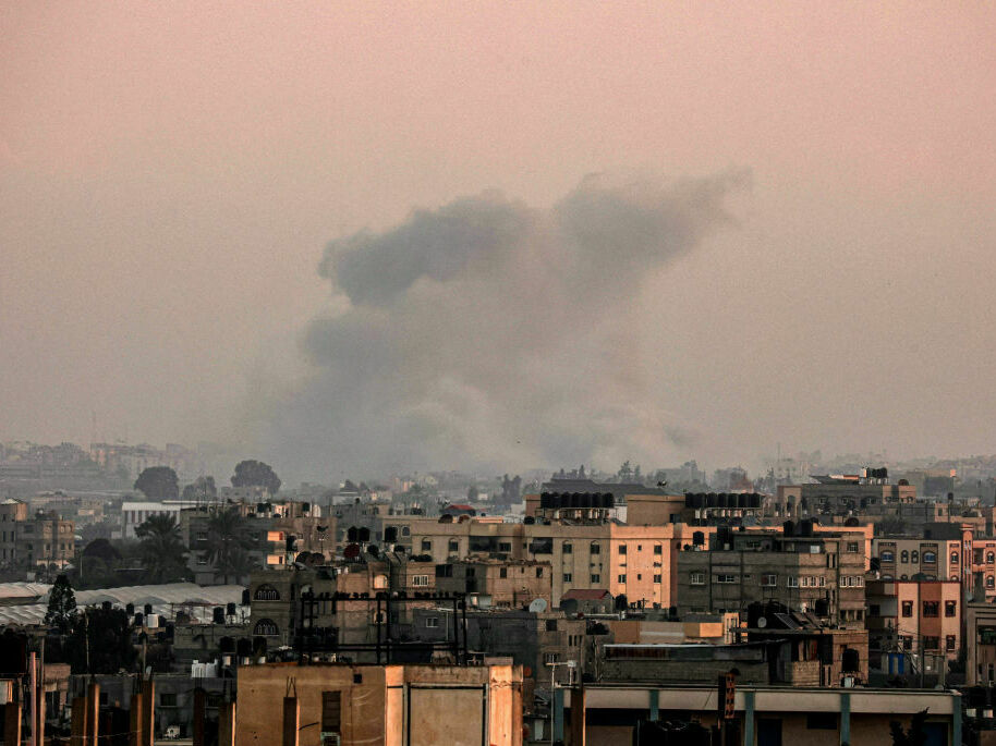 Smoke billows over the southern Gazan city of Khan Younis as the Israeli offensive there intensified. (AFP via Getty Images)