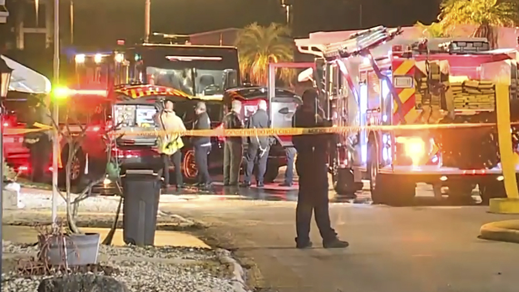 Three people killed after a plane crashed into a mobile home in Florida