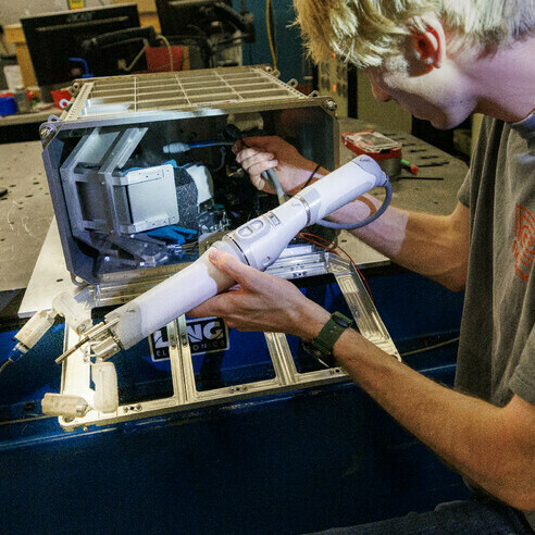 A tiny robot on the space station will simulate remote-controlled surgery up there - Vimarsana News