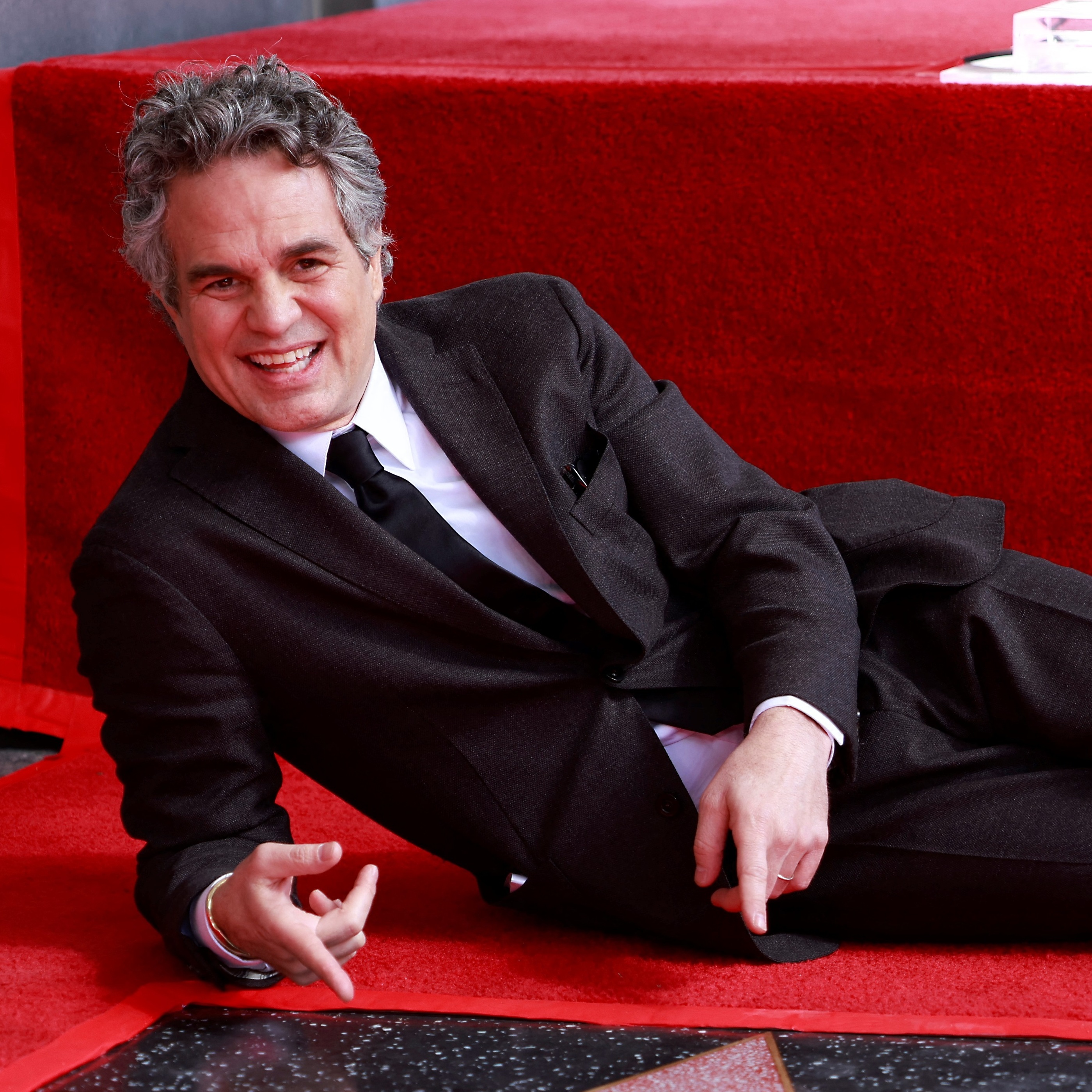 Mark Ruffalo shed the Hulk suit and had 'a blast' making 'Poor Things' - Vimarsana News